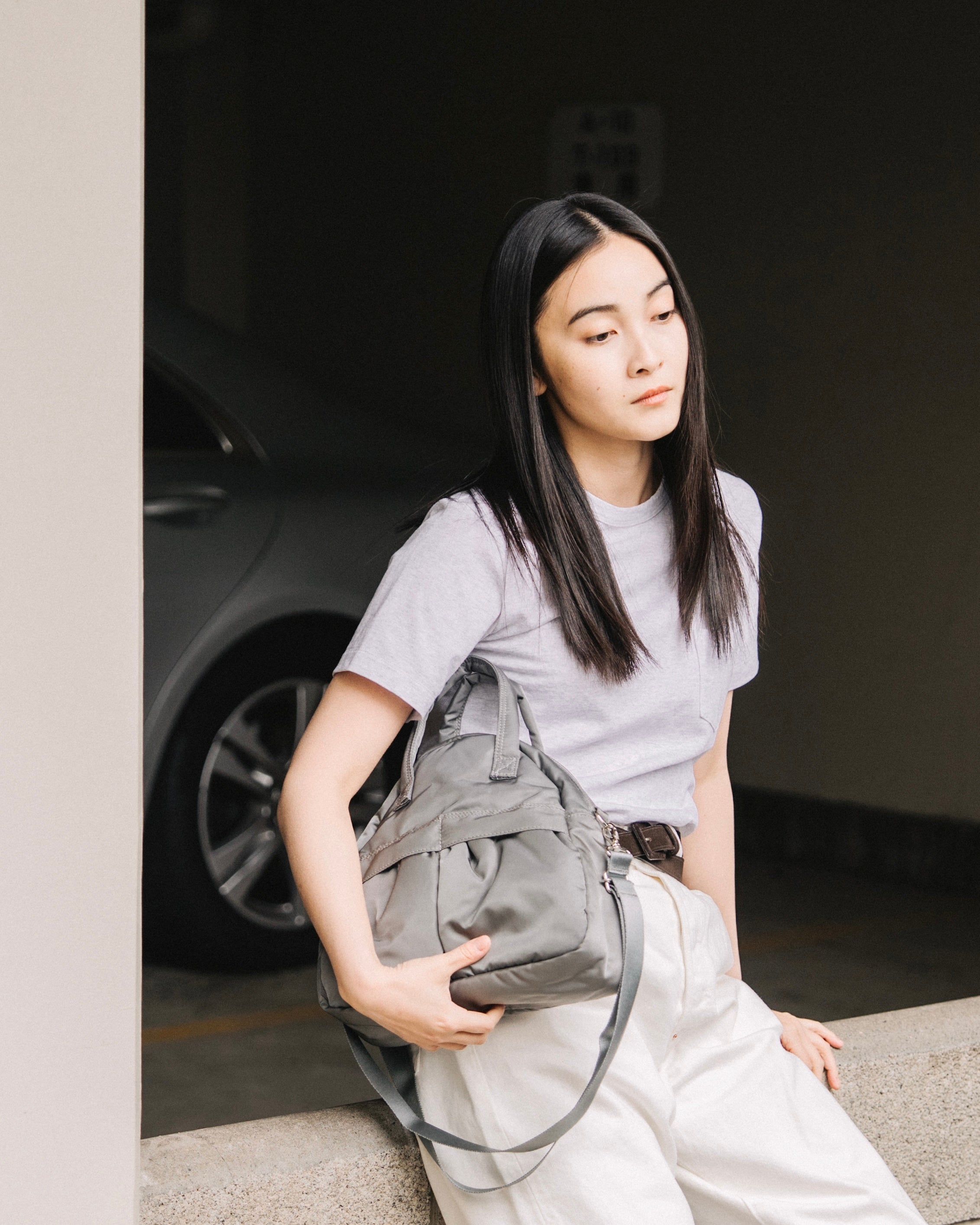 NEWBOOK HANG OUT TRIANGLE GREY(ニューブックハングアウトトライアングルグレー)|ONLINE BOUTIQUE(オンラインブティック)