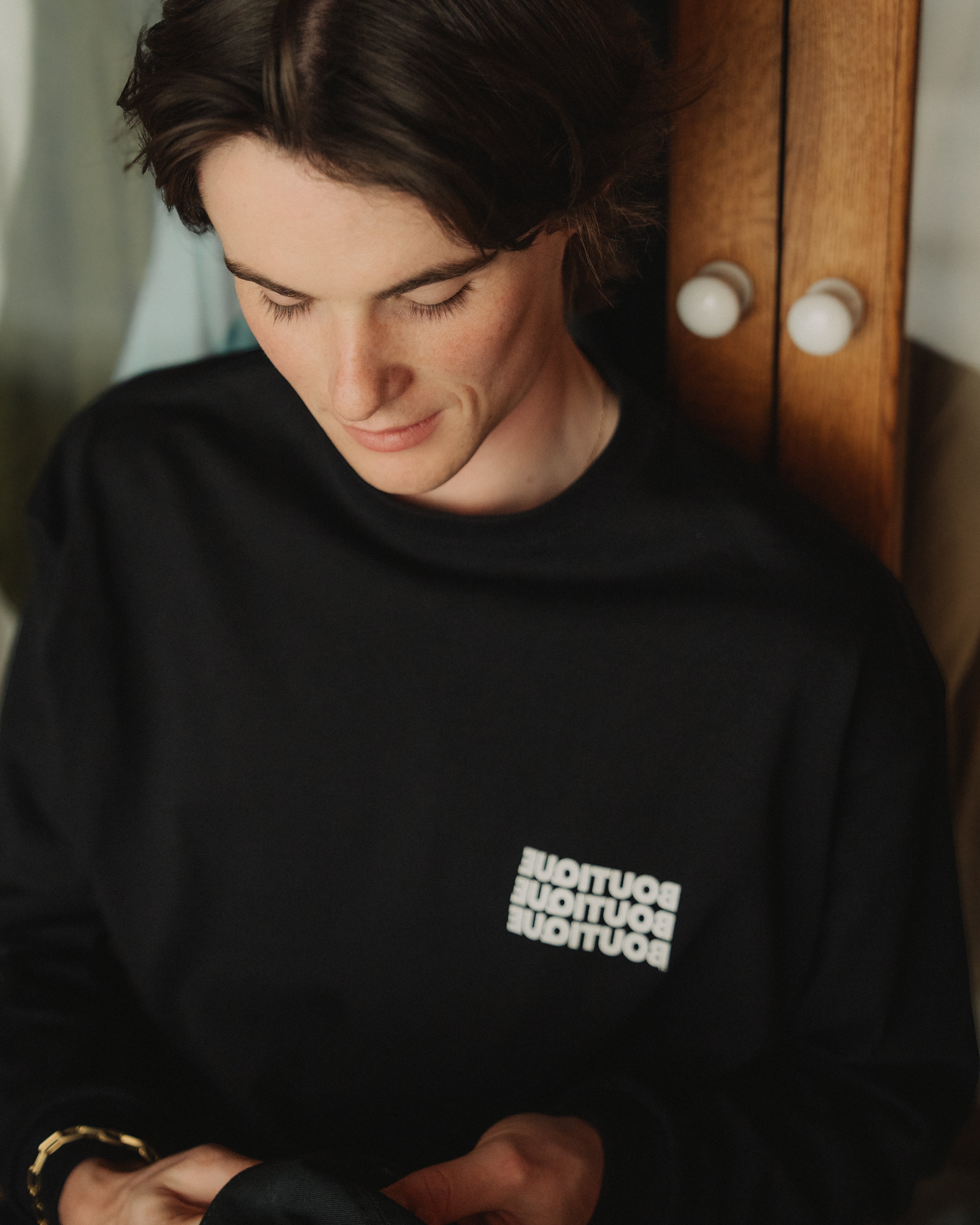 BOUTIQUE LONG SLEEVE TEE BLACK(ブティックロングスリーブTシャツブラック)|ONLINE BOUTIQUE(オンラインブティック)