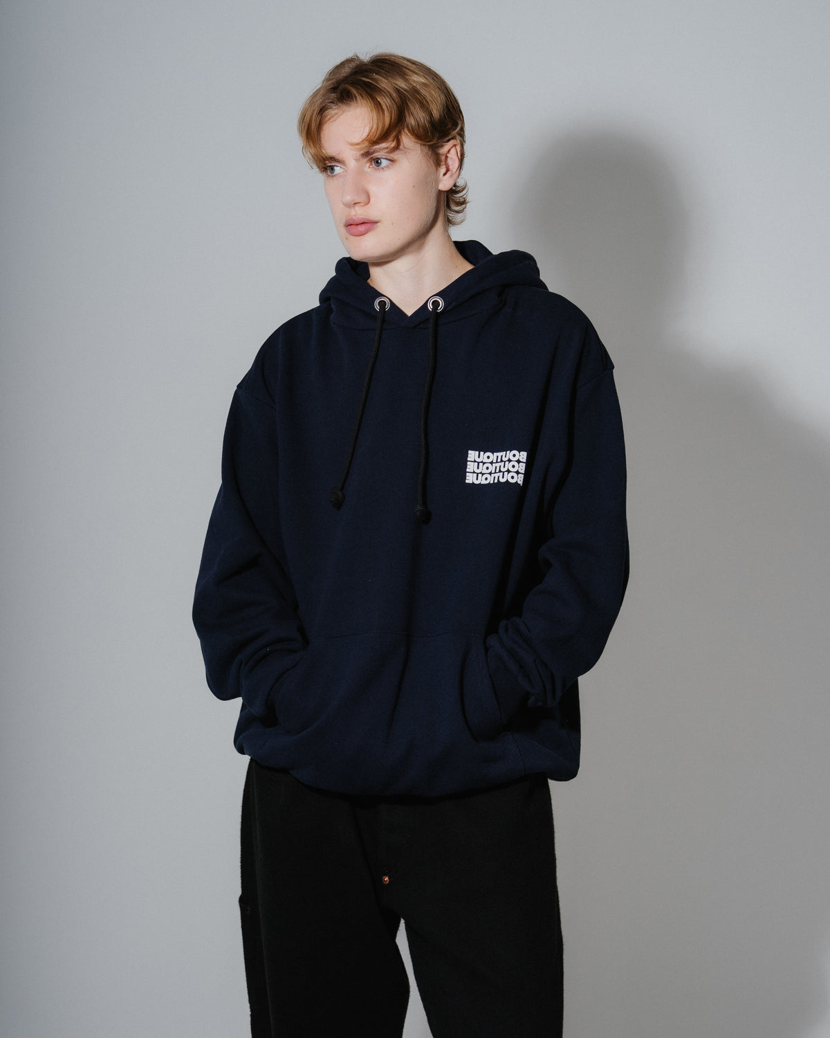 BOUTIQUE PULLOVER HOODIE NAVY(ブティックプルオーバーフーディーネイビー)|ONLINE BOUTIQUE(オンラインブティック)