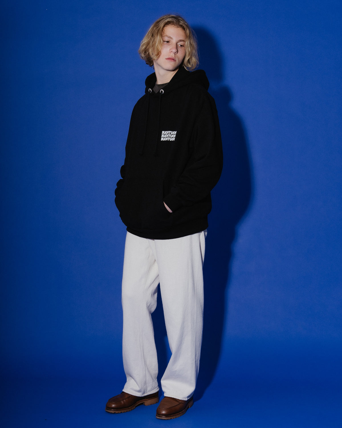 BOUTIQUE PULLOVER HOODIE BLACK(ブティックプルオーバーフーディーブラック)|ONLINE BOUTIQUE(オンラインブティック)