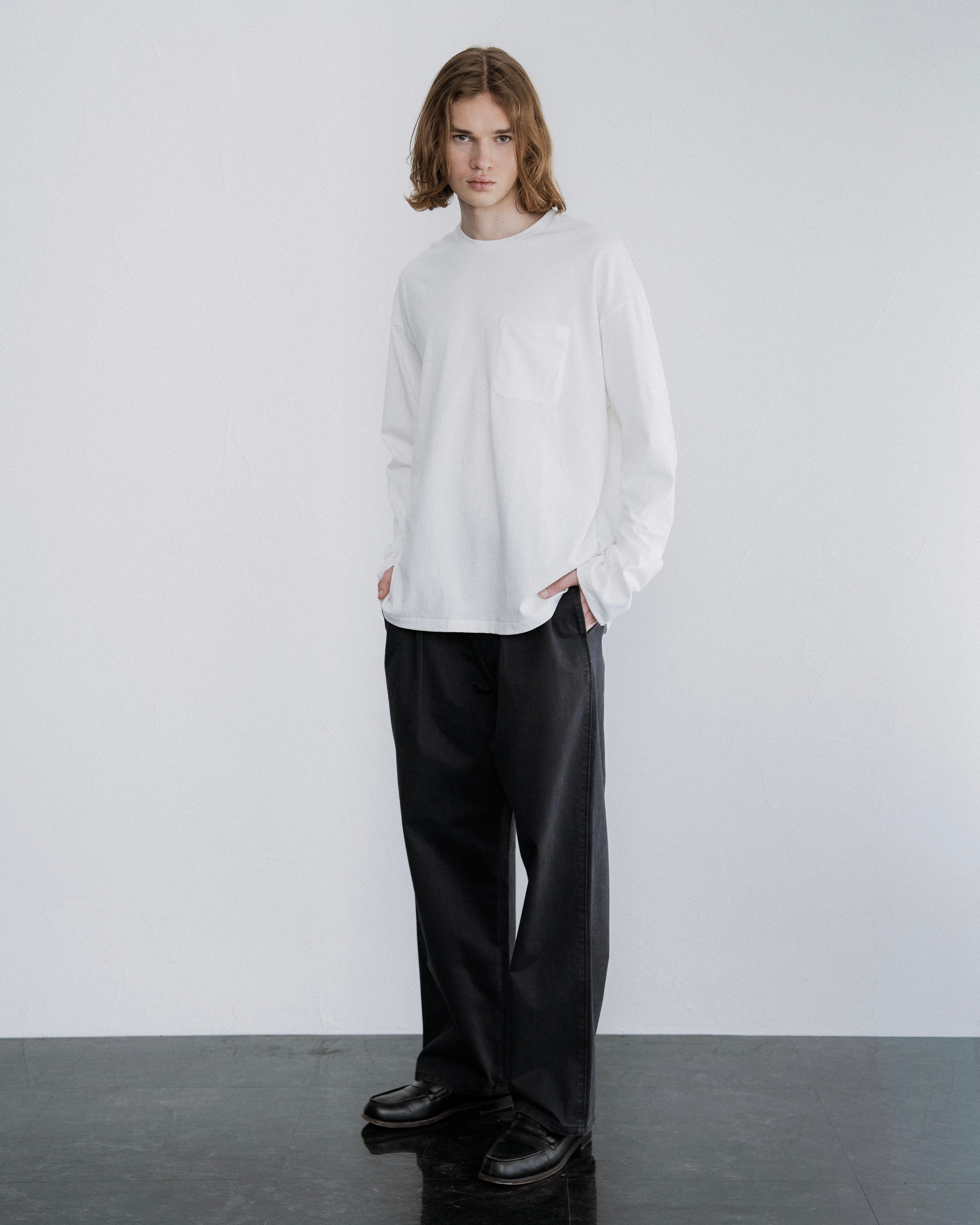 FOUNDOUR COTTON LONG SLEEVE POCKET TEE WHITE(ファウンダコットンロングスリーブポケットロングスリーブTシャツホワイト)|ONLINE BOUTIQUE(オンラインブティック)