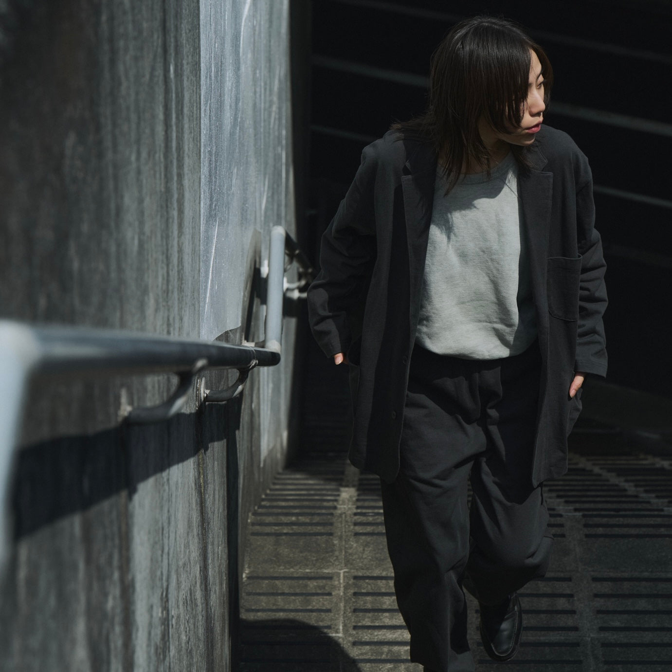 FRUIT OF THE LOOM ATHLETIC SUITS CHARCOAL（フルーツオブザルームアスレチックスーツチャコール）｜ONLINE BOUTIQUE（オンラインブティック）