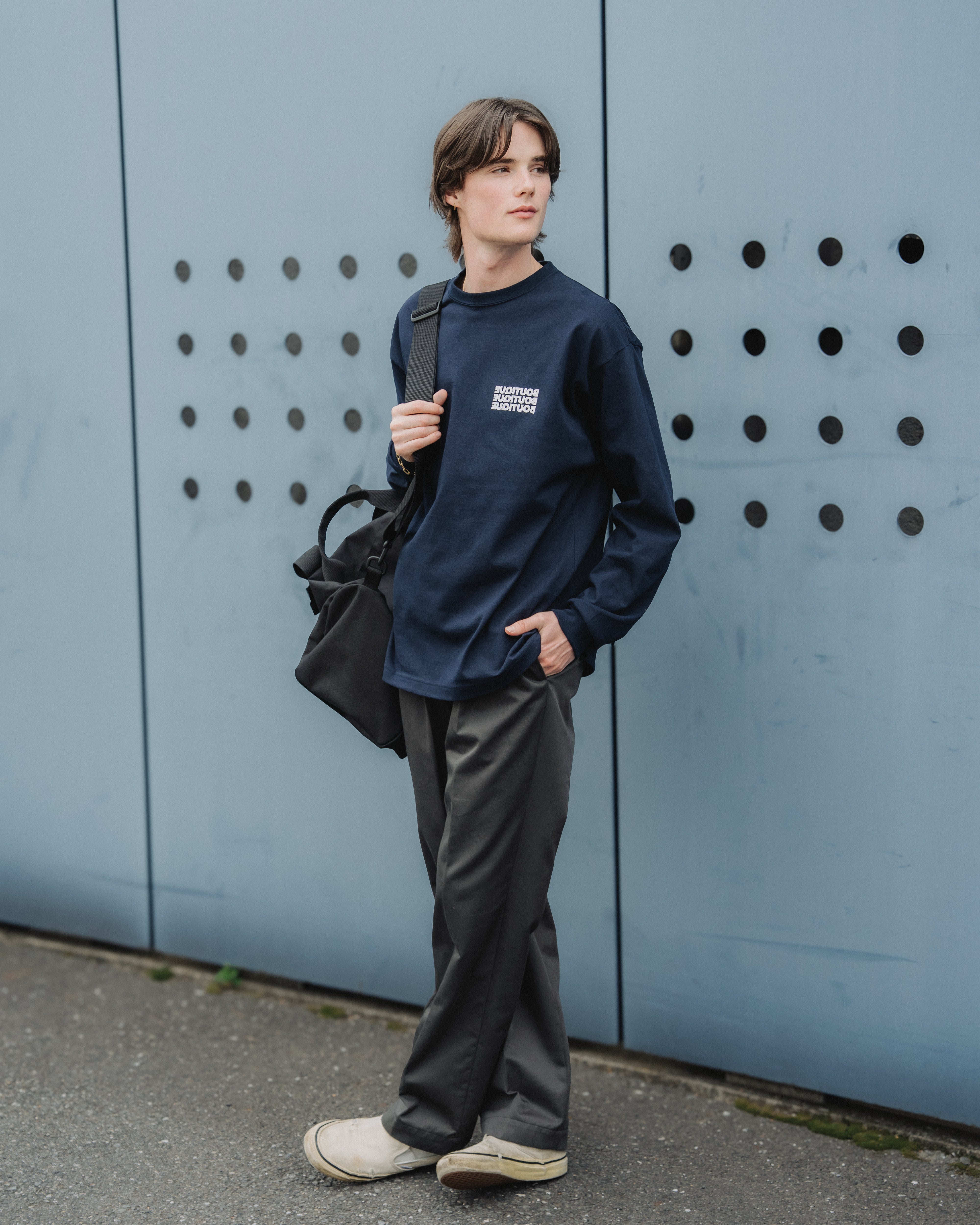 BOUTIQUE LONG SLEEVE TEE NAVY（ブティックロングスリーブTシャツネイビー）｜ONLINE BOUTIQUE（オンラインブティック）