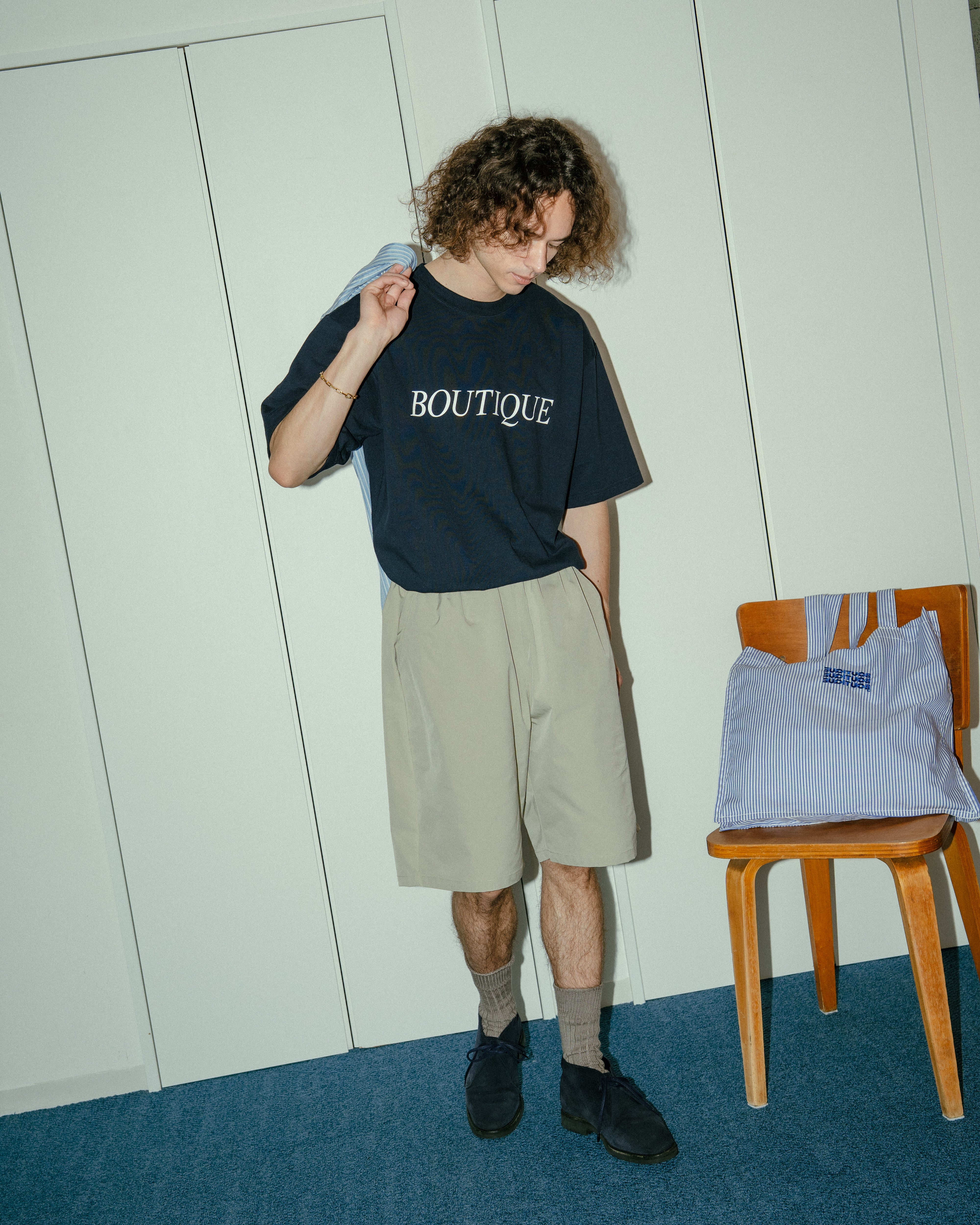 BOUTIQUE CLASSIC LOGO TEE NAVY（ブティッククラシックロゴTシャツネイビー）｜ONLINE BOUTIQUE（オンラインブティック）