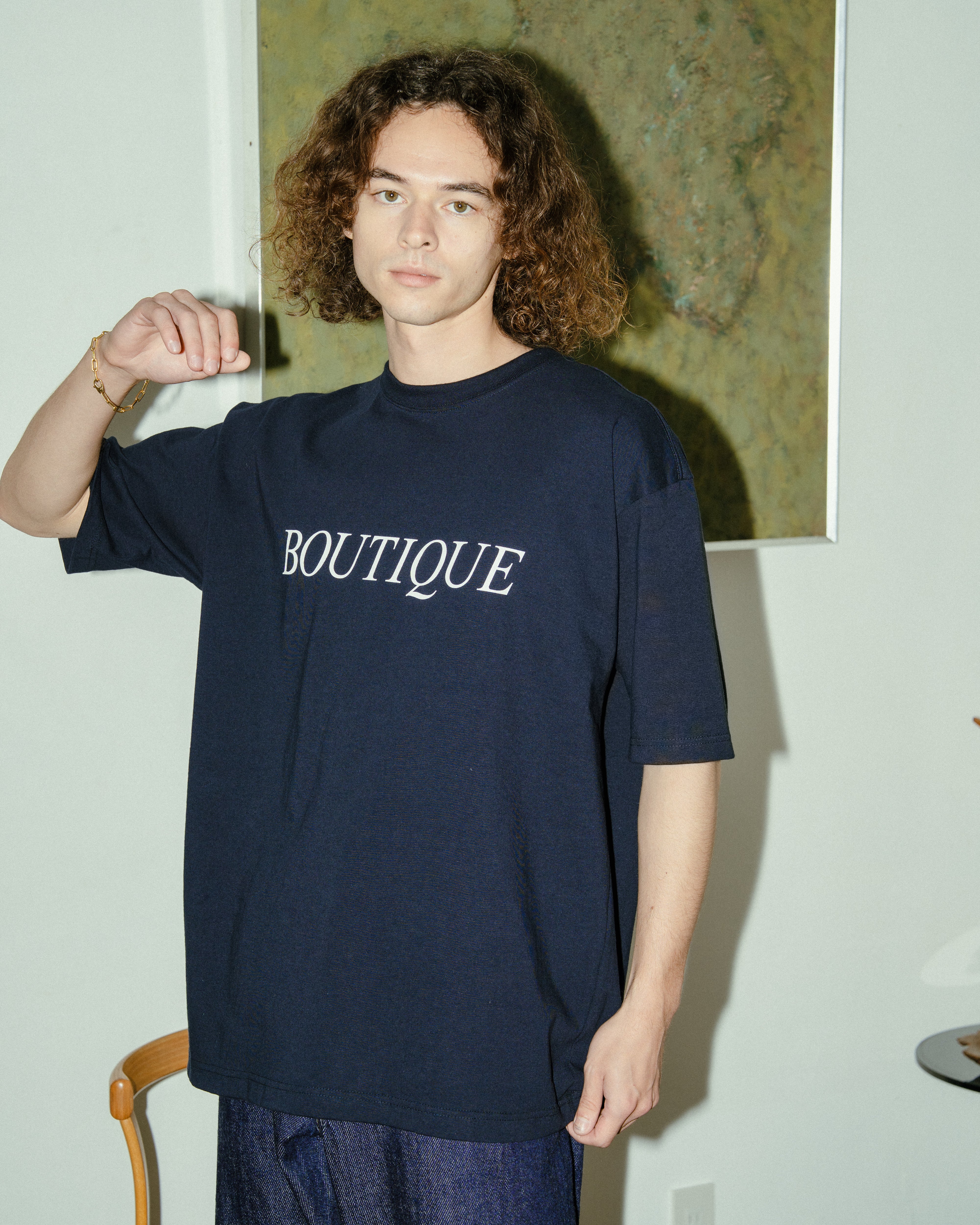 BOUTIQUE CLASSIC LOGO TEE NAVY（ブティッククラシックロゴTシャツネイビー）｜ONLINE BOUTIQUE（オンラインブティック）