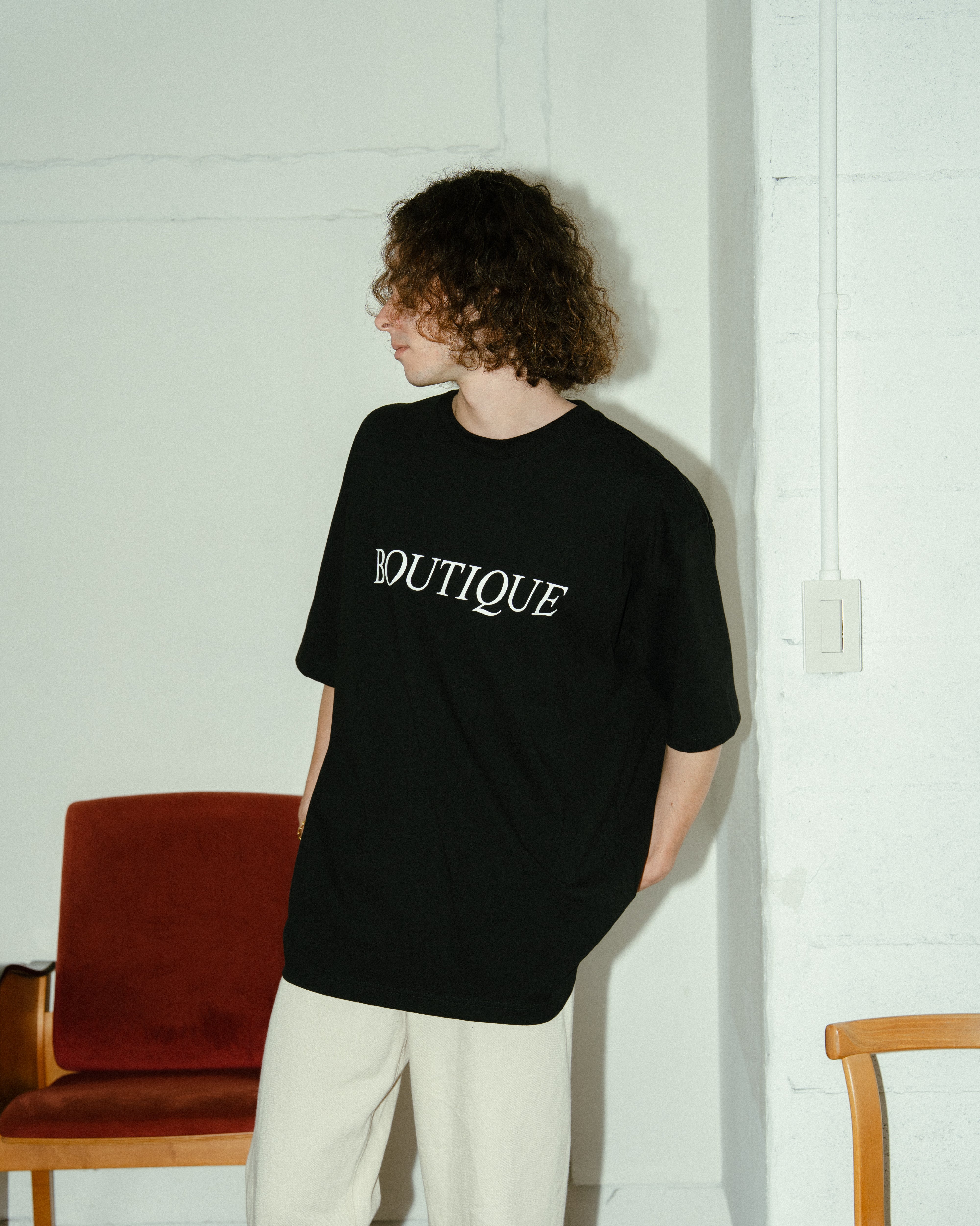 BOUTIQUE CLASSIC LOGO TEE BLACK（ブティッククラシックロゴTシャツブラック）｜ONLINE BOUTIQUE（オンラインブティック）