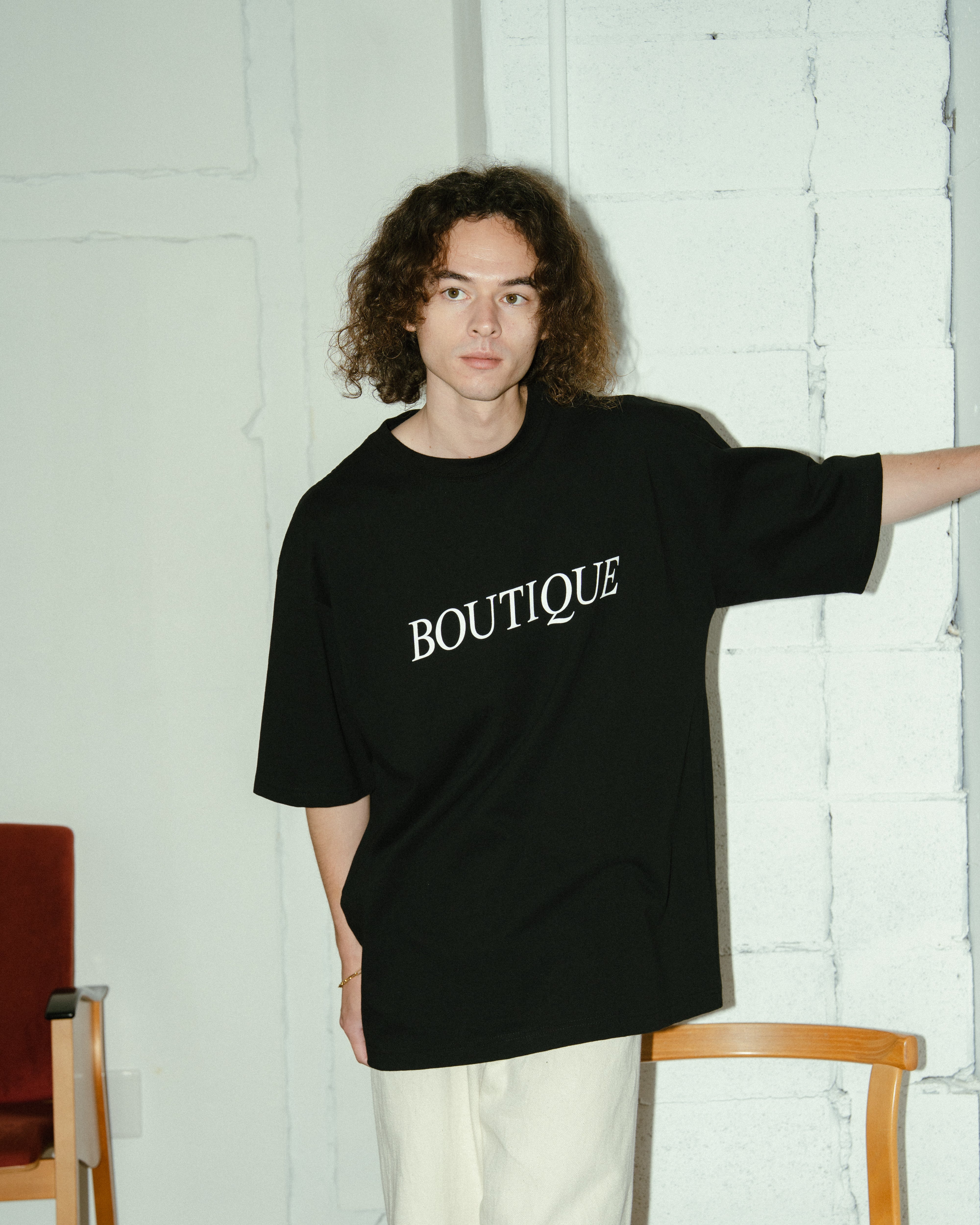 BOUTIQUE CLASSIC LOGO TEE BLACK（ブティッククラシックロゴTシャツブラック）｜ONLINE BOUTIQUE（オンラインブティック）