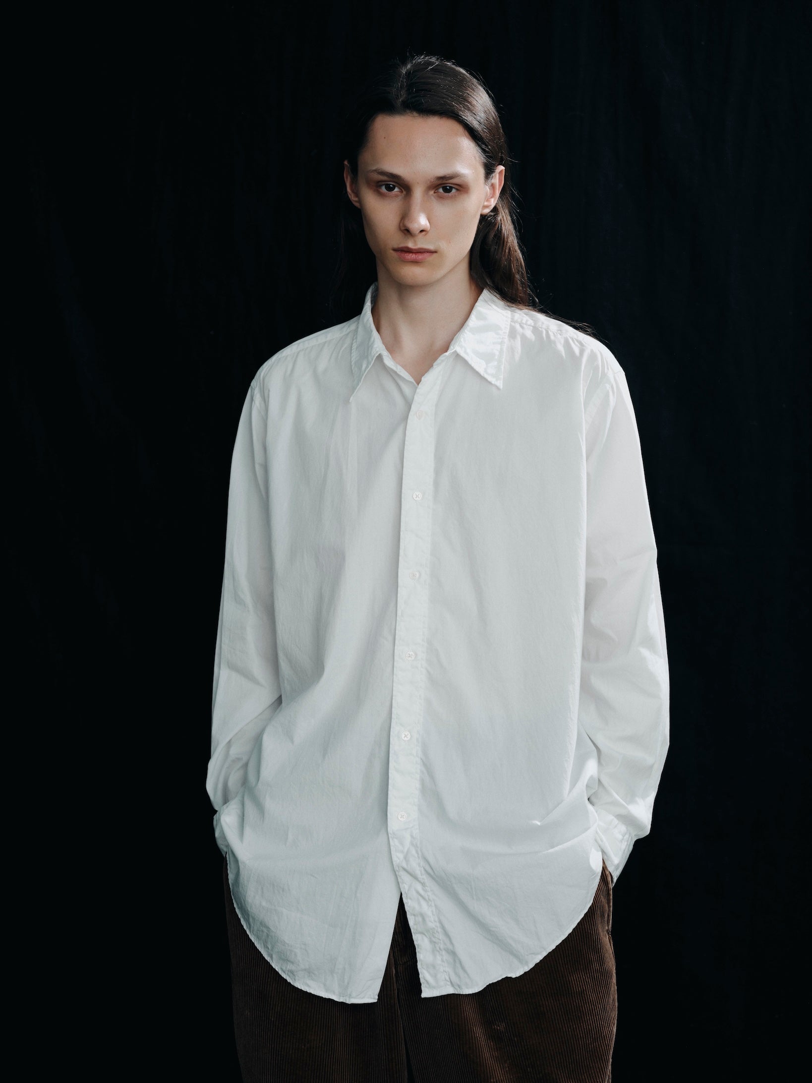 FOUNDOUR COTTON BROAD REGULAR COLLAR SHIRT WHITE（ファウンダコットンブロードレギュラーカラーシャツホワイト）｜ONLINE BOUTIQUE（オンラインブティック）