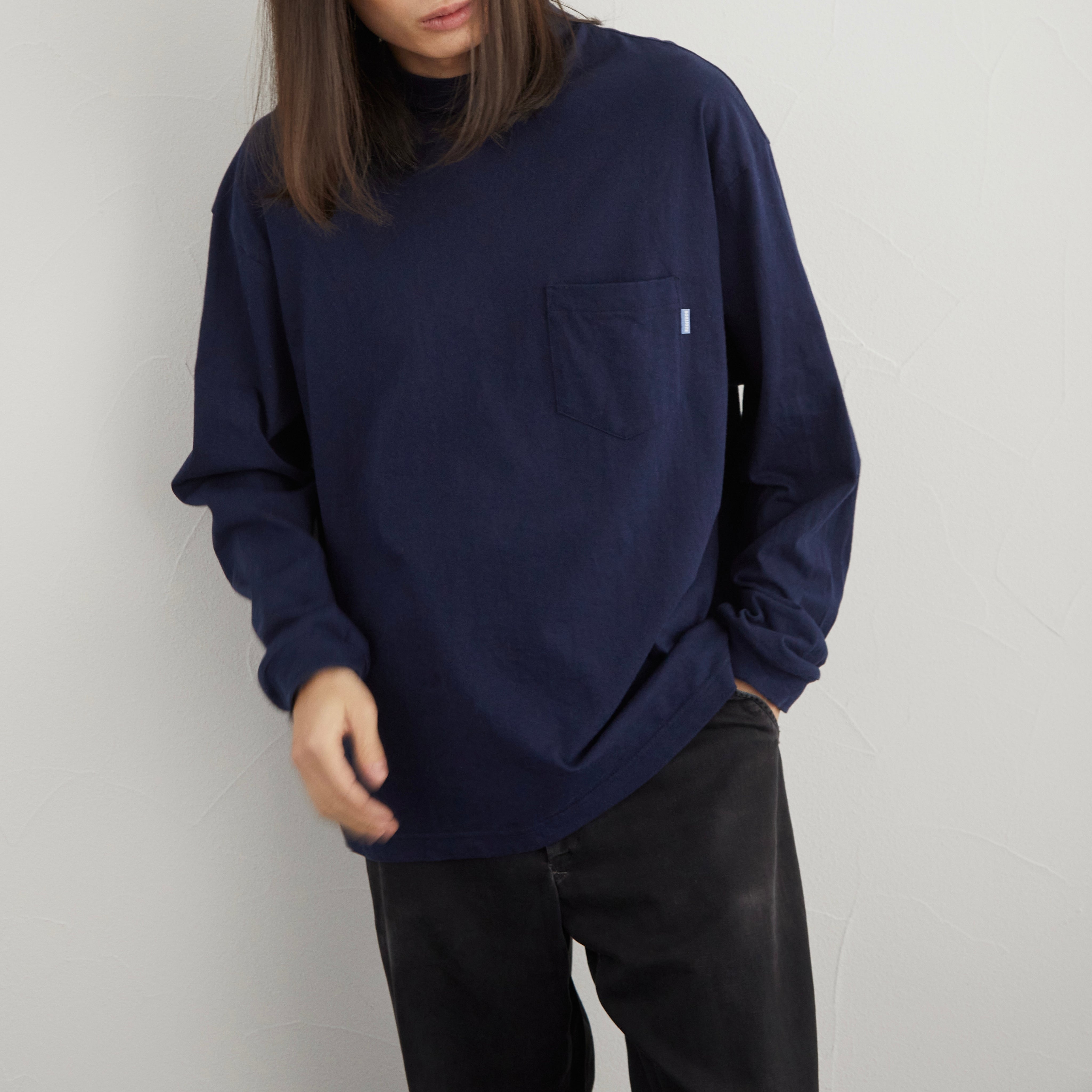 MOCK NECK LONG SLEEVE TEE NAVY（モックネックロングスリーブTシャツネイビー）｜ONLINE BOUTIQUE（オンラインブティック）