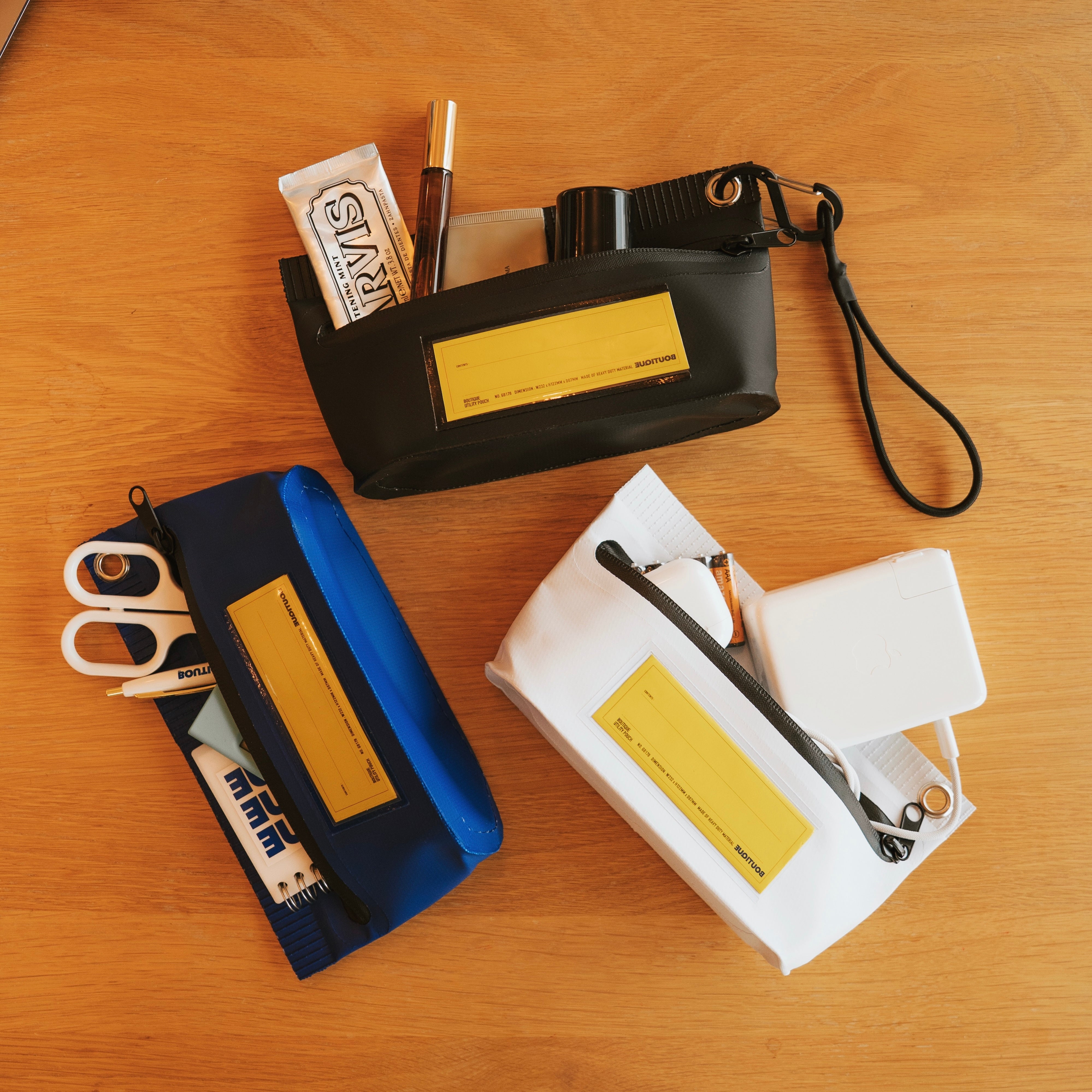 BOUTIQUE UTILITY POUCH & BIC PEN WHITE（ブティックユーティリティポーチ&ビックペンホワイト）｜ONLINE BOUTIQUE（オンラインブティック）