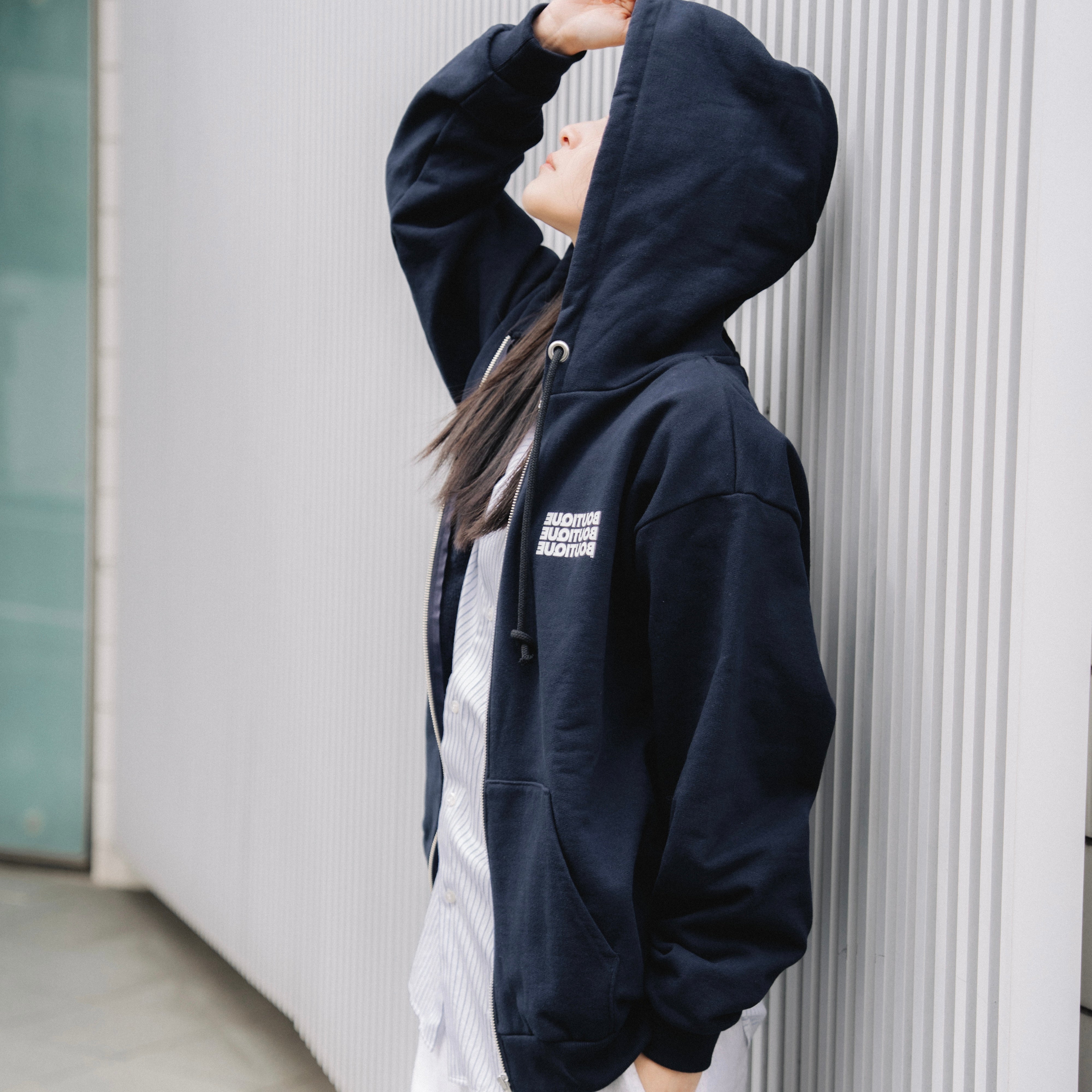 BOUTIQUE ZIP UP HOODIE NAVY（ブティックジップアップフーディー