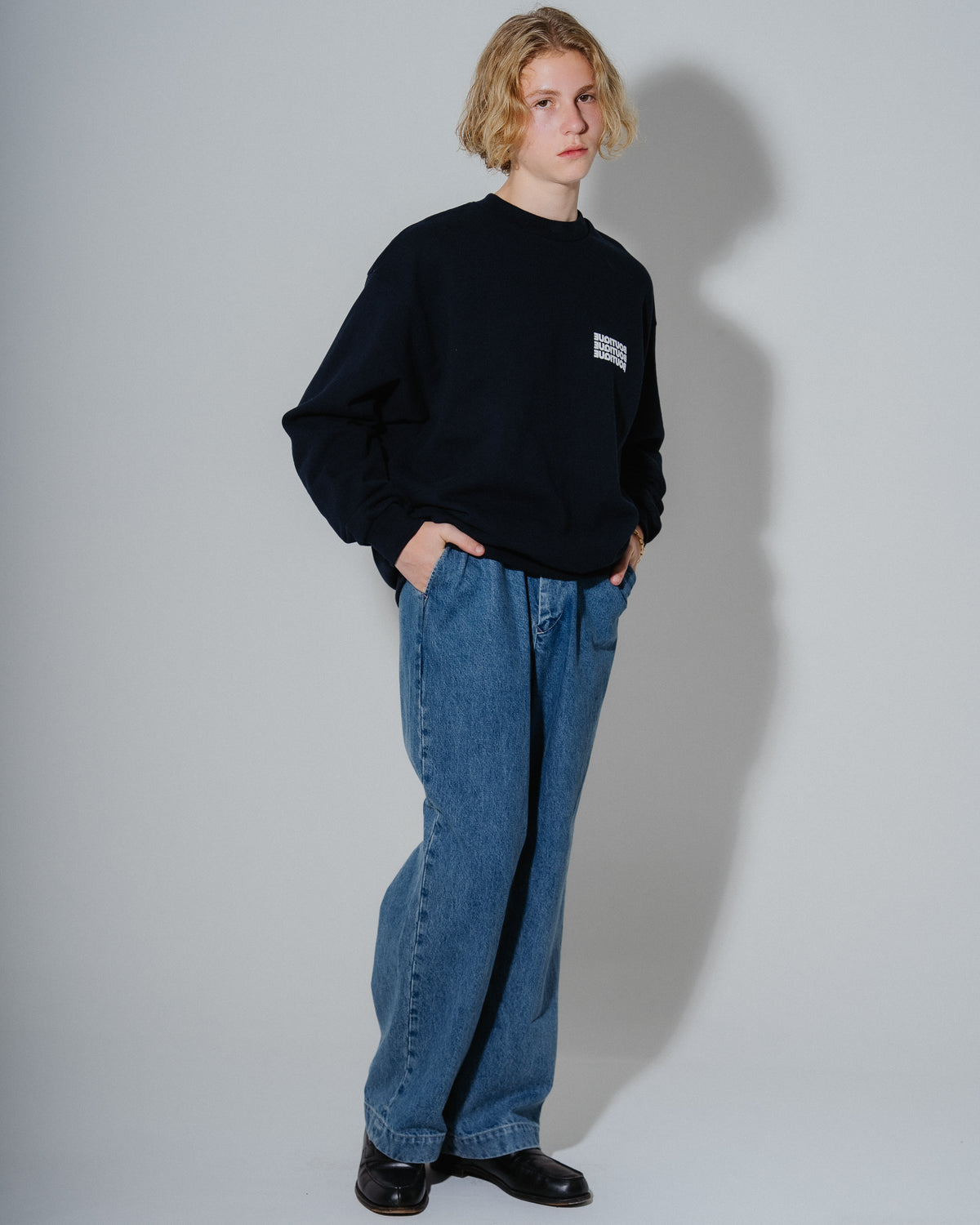 BOUTIQUE CREW NECK SWEAT NAVY（ブティッククルーネックスウェットネイビー）｜ONLINE BOUTIQUE（オンラインブティック）