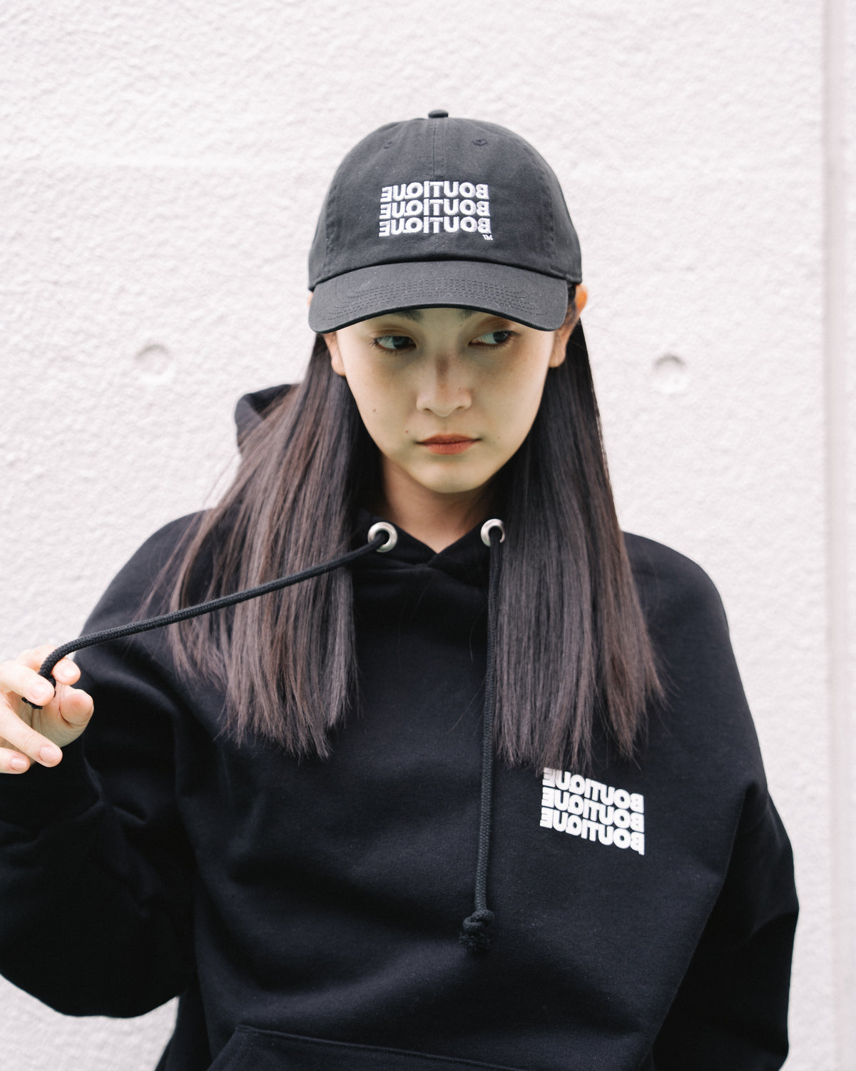BOUTIQUE PULLOVER HOODIE BLACK（ブティックプルオーバーフーディーブラック）｜ONLINE BOUTIQUE（オンラインブティック）