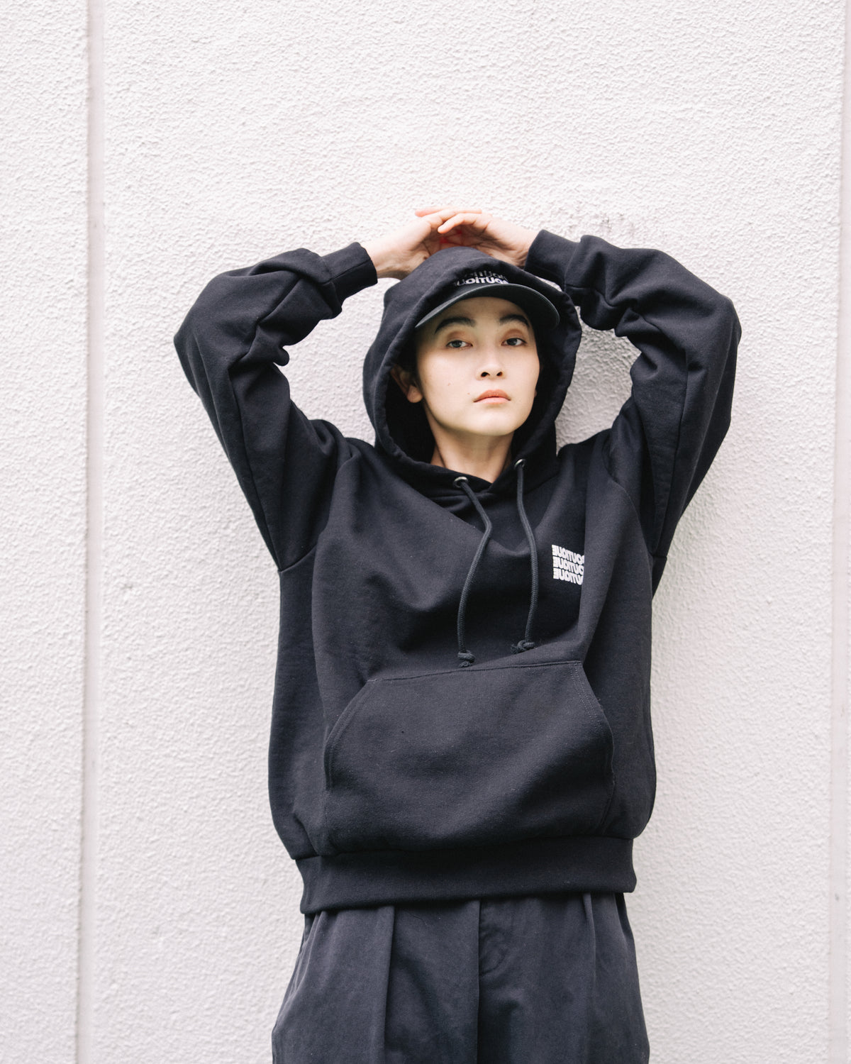 BOUTIQUE PULLOVER HOODIE BLACK（ブティックプルオーバーフーディーブラック）｜ONLINE BOUTIQUE（オンラインブティック）