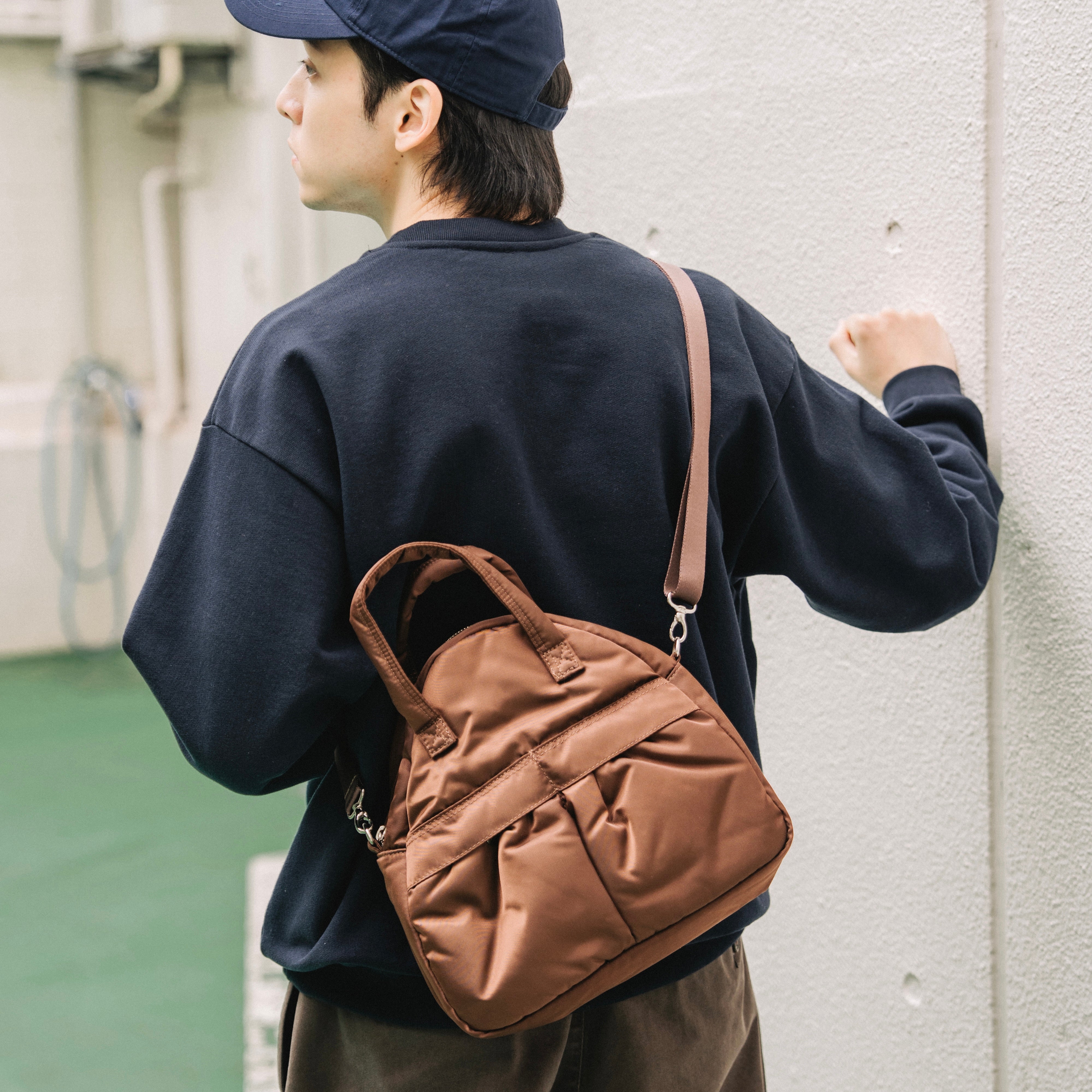 NEWBOOK HANG OUT TRIANGLE BROWN（ニューブックハングアウトトライアングルブラウン）｜ONLINE BOUTIQUE（オンラインブティック）