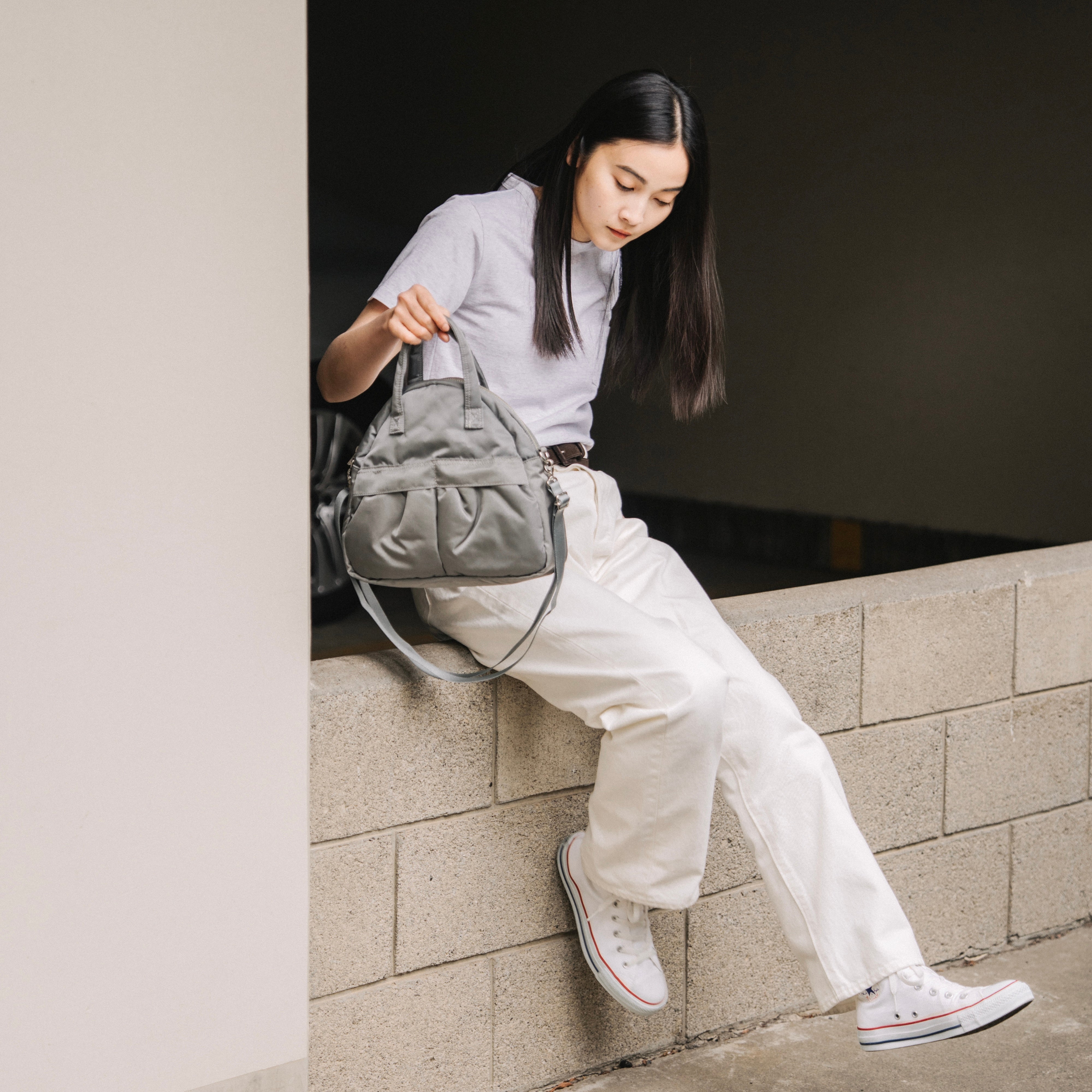 NEWBOOK HANG OUT TRIANGLE GREY（ニューブックハングアウトトライアングルグレー）｜ONLINE BOUTIQUE（オンラインブティック）