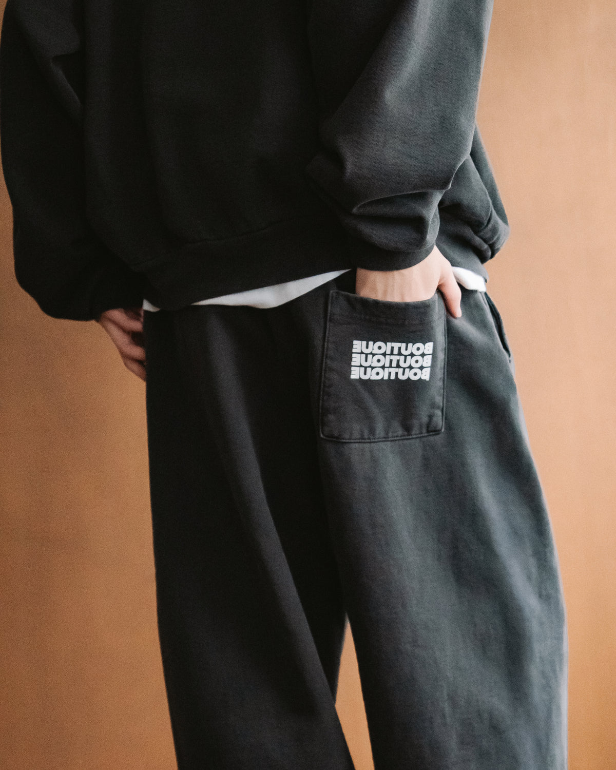 BOUTIQUE SWEAT PANTS GARMENT DYE CHARCOAL｜ONLINE BOUTIQUE（オンラインブティック）