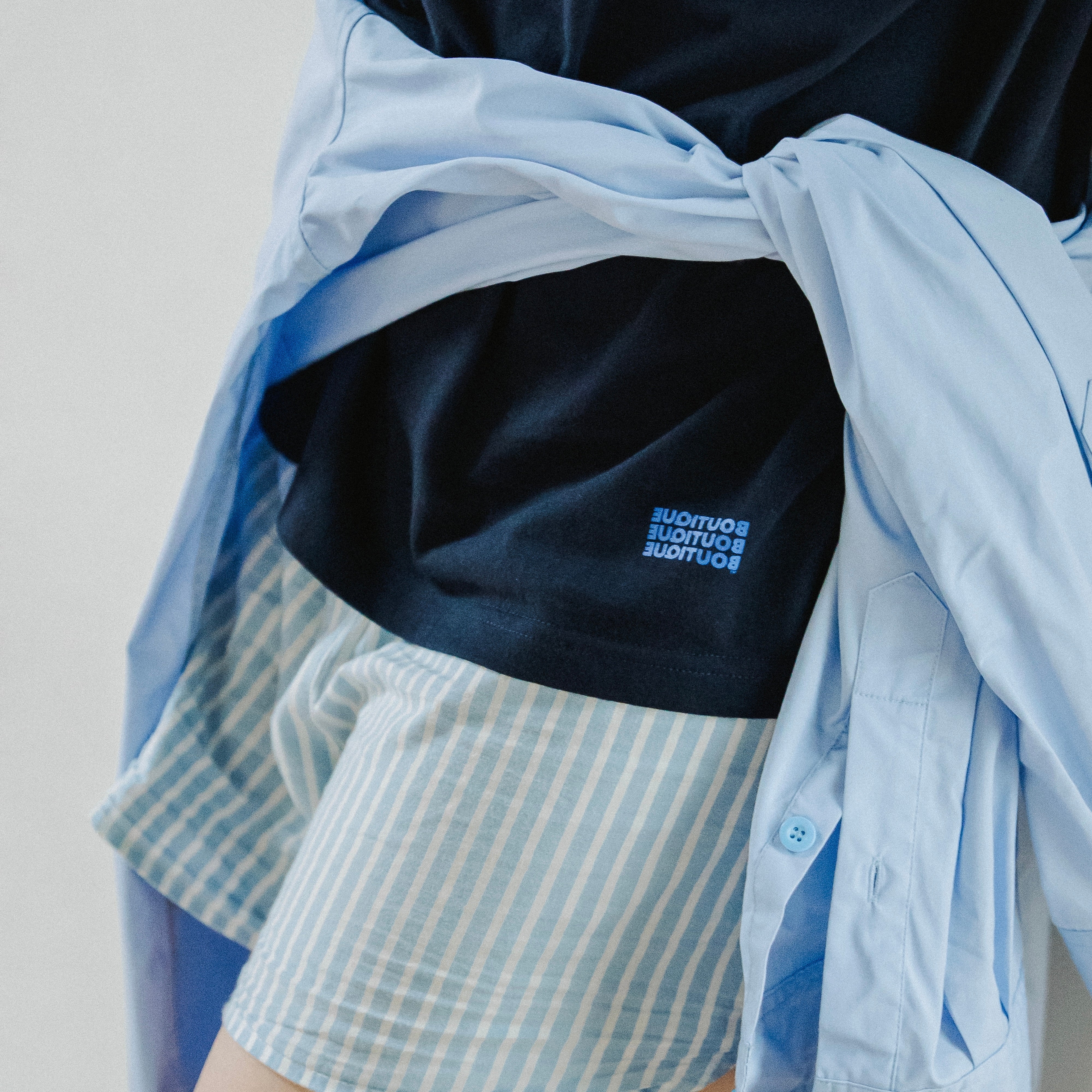 BOUTIQUE × FRUIT OF THE LOOM IT'S OUR DAILY 2PACK TEE NAVY（ブティック×フルーツオブザルームイッツアワーデイリーツーパックTシャツネイビー）｜ONLINE BOUTIQUE（オンラインブティック）