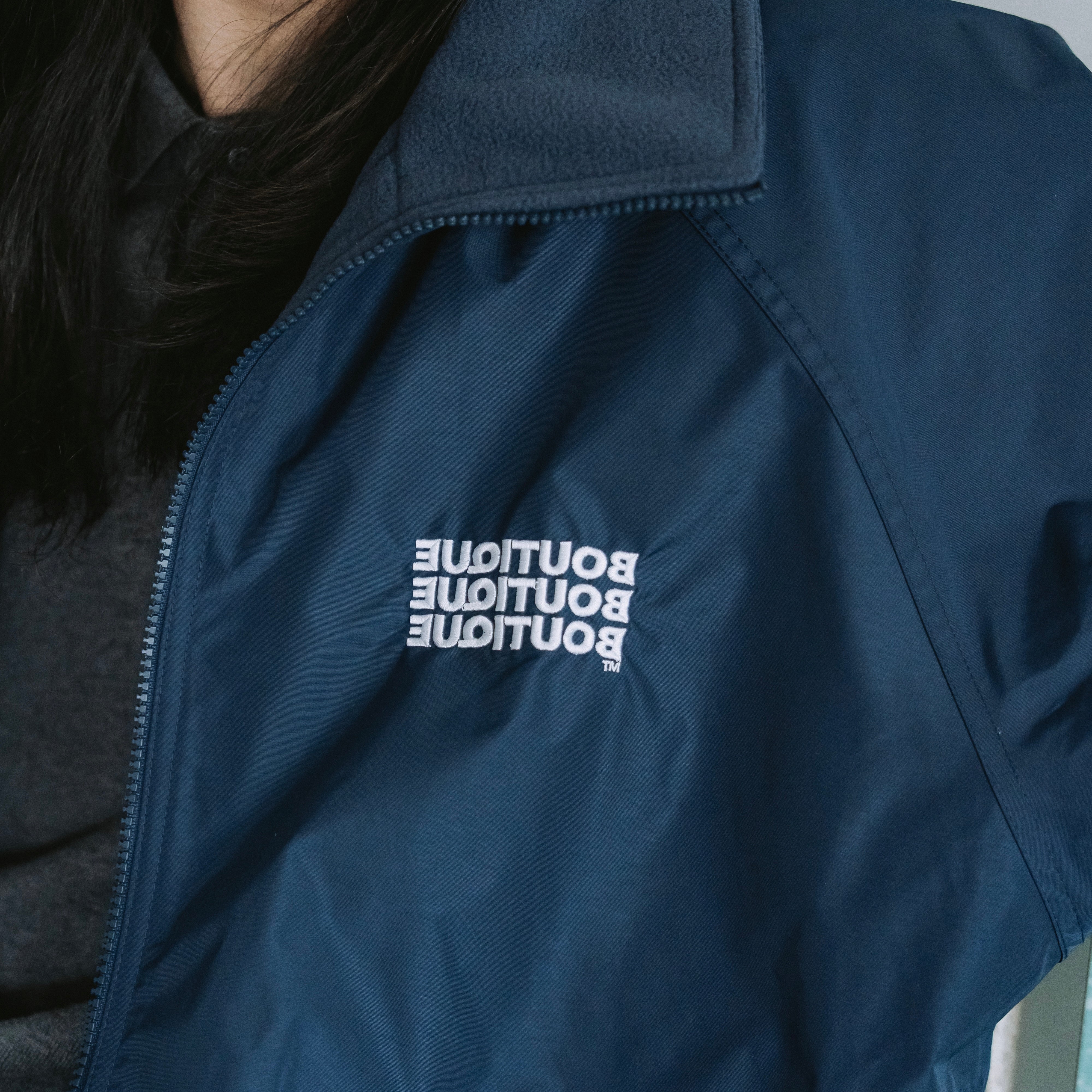 BOUTIQUE NYLON × FLEECE STAND COLLAR NAVY（ブティックナイロン×フリーススタンドカラージャケットネイビー）｜ONLINE BOUTIQUE（オンラインブティック）