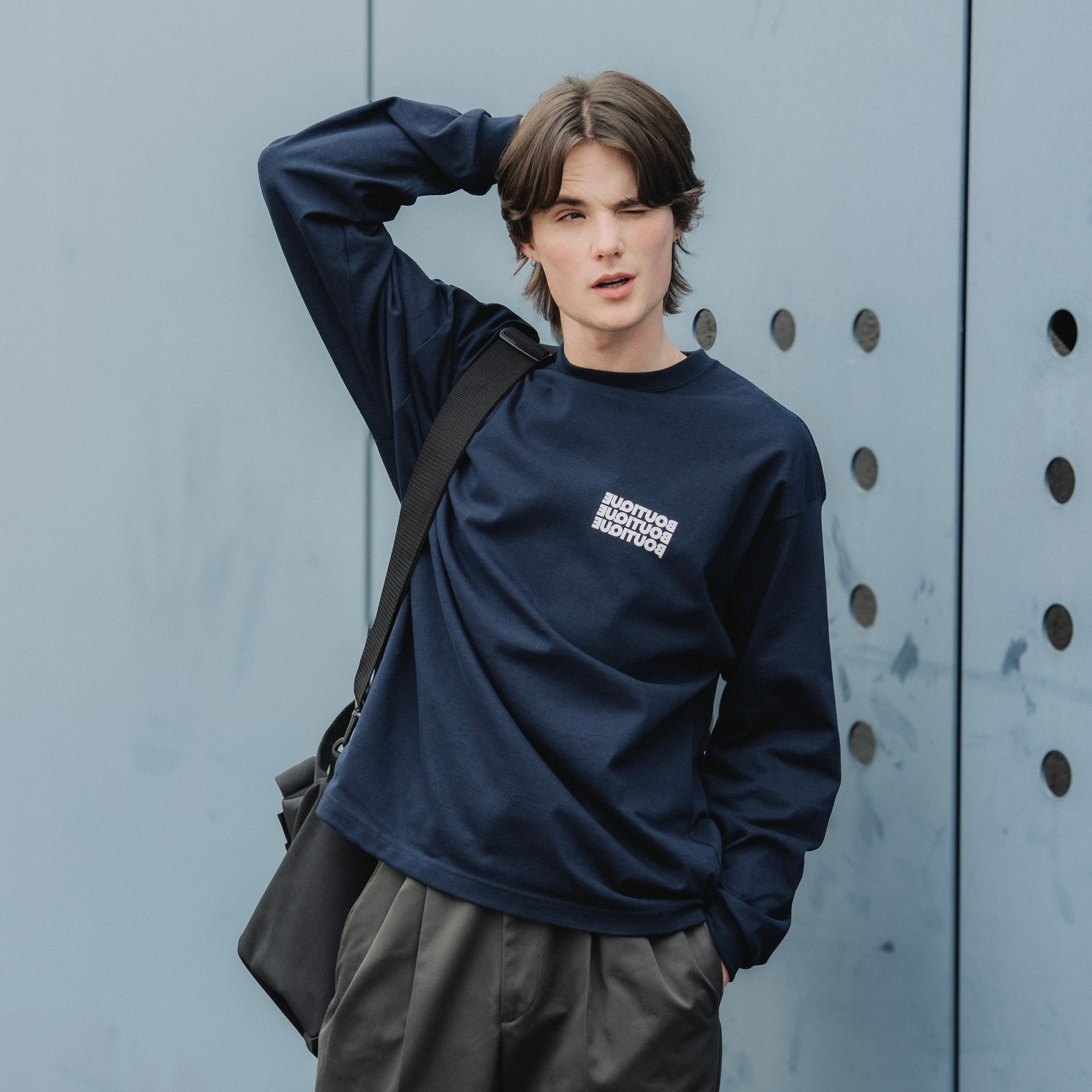 BOUTIQUE LONG SLEEVE TEE NAVY（ブティックロングスリーブTシャツネイビー）｜ONLINE BOUTIQUE（オンラインブティック）