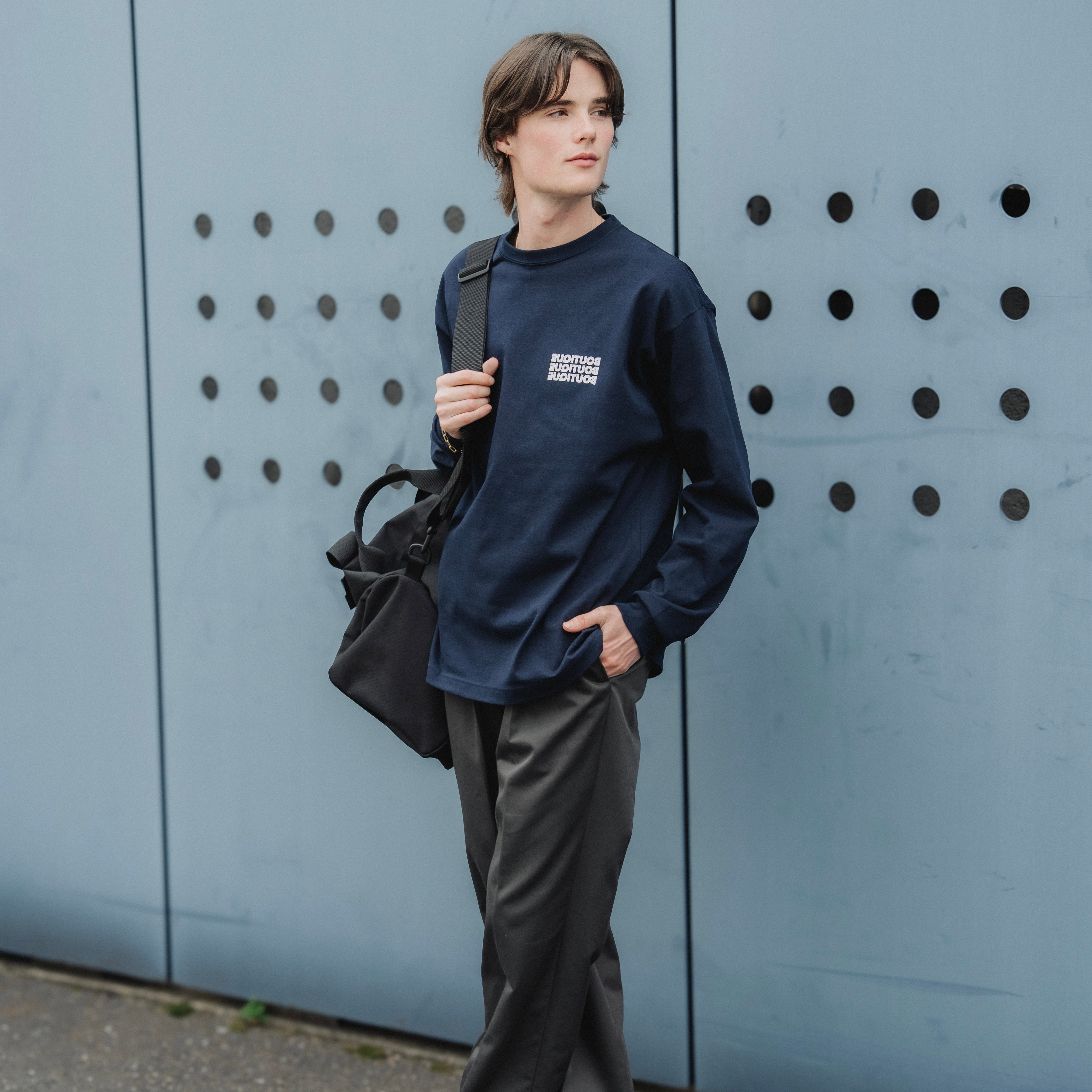 BOUTIQUE LONG SLEEVE TEE NAVY（ブティックロングスリーブTシャツネイビー）｜ONLINE BOUTIQUE（オンラインブティック）