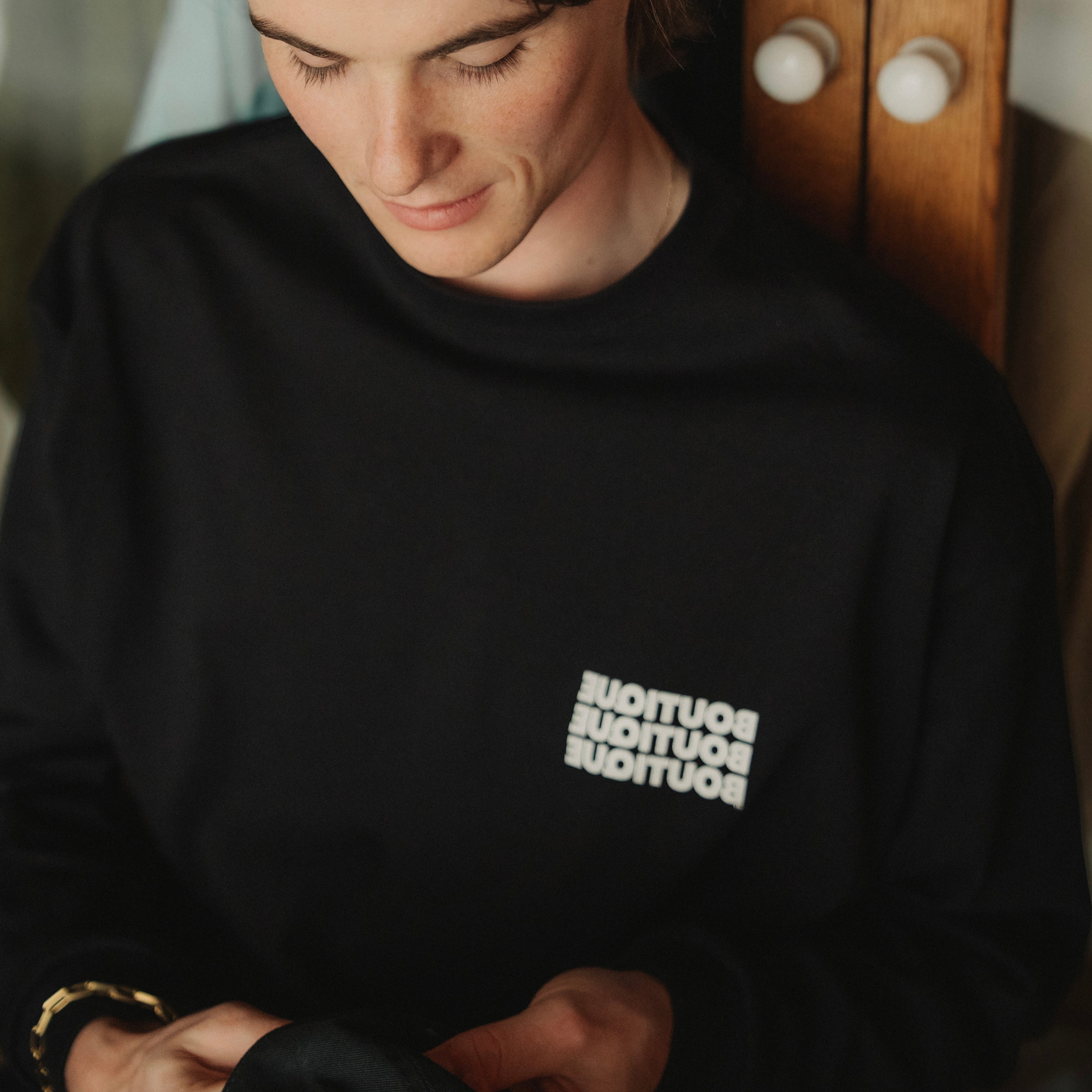 BOUTIQUE LONG SLEEVE TEE BLACK（ブティックロングスリーブTシャツブラック）｜ONLINE BOUTIQUE（オンラインブティック）