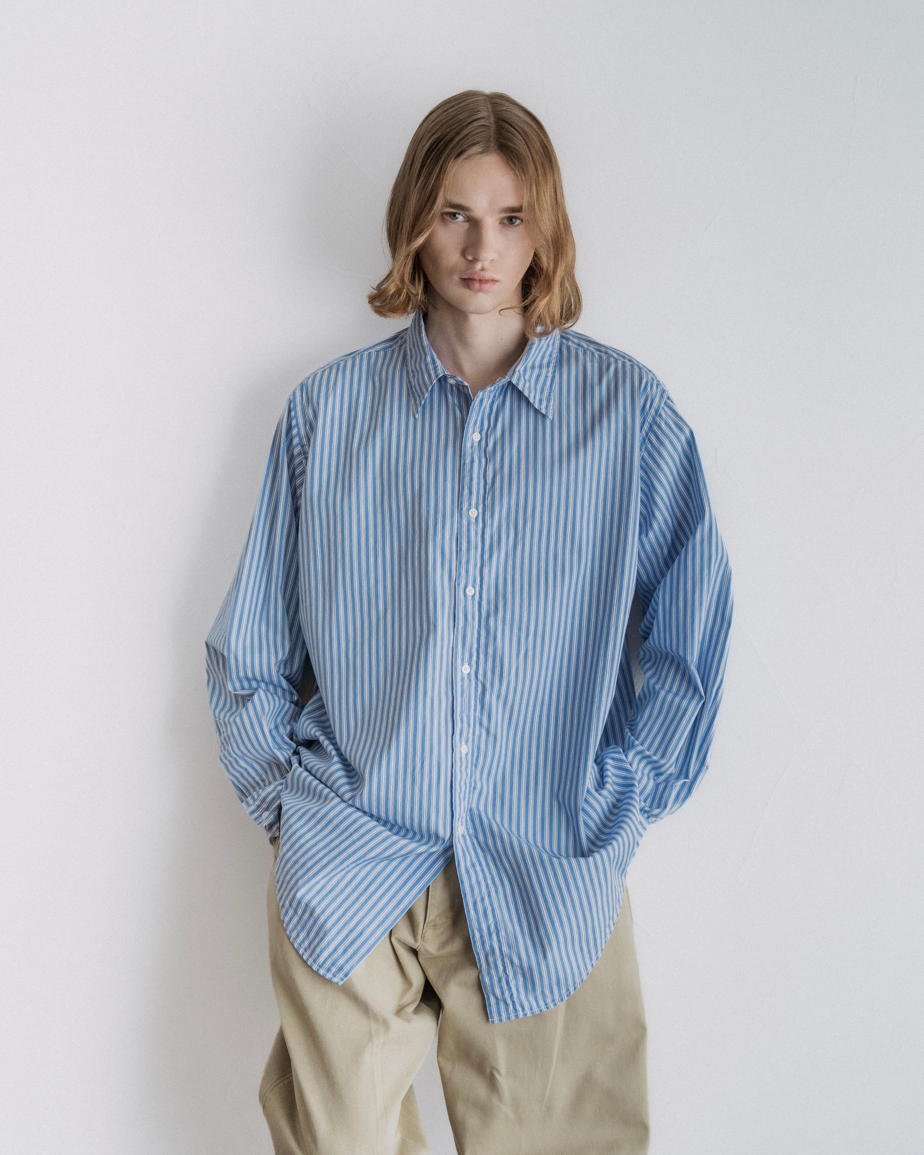 FOUNDOUR COTTON STRIPE REGULAR COLLAR SHIRT BLUE STRIPE（ファウンダコットンストライプレギュラーカラーシャツブルーストライプ）｜ONLINE BOUTIQUE（オンラインブティック）