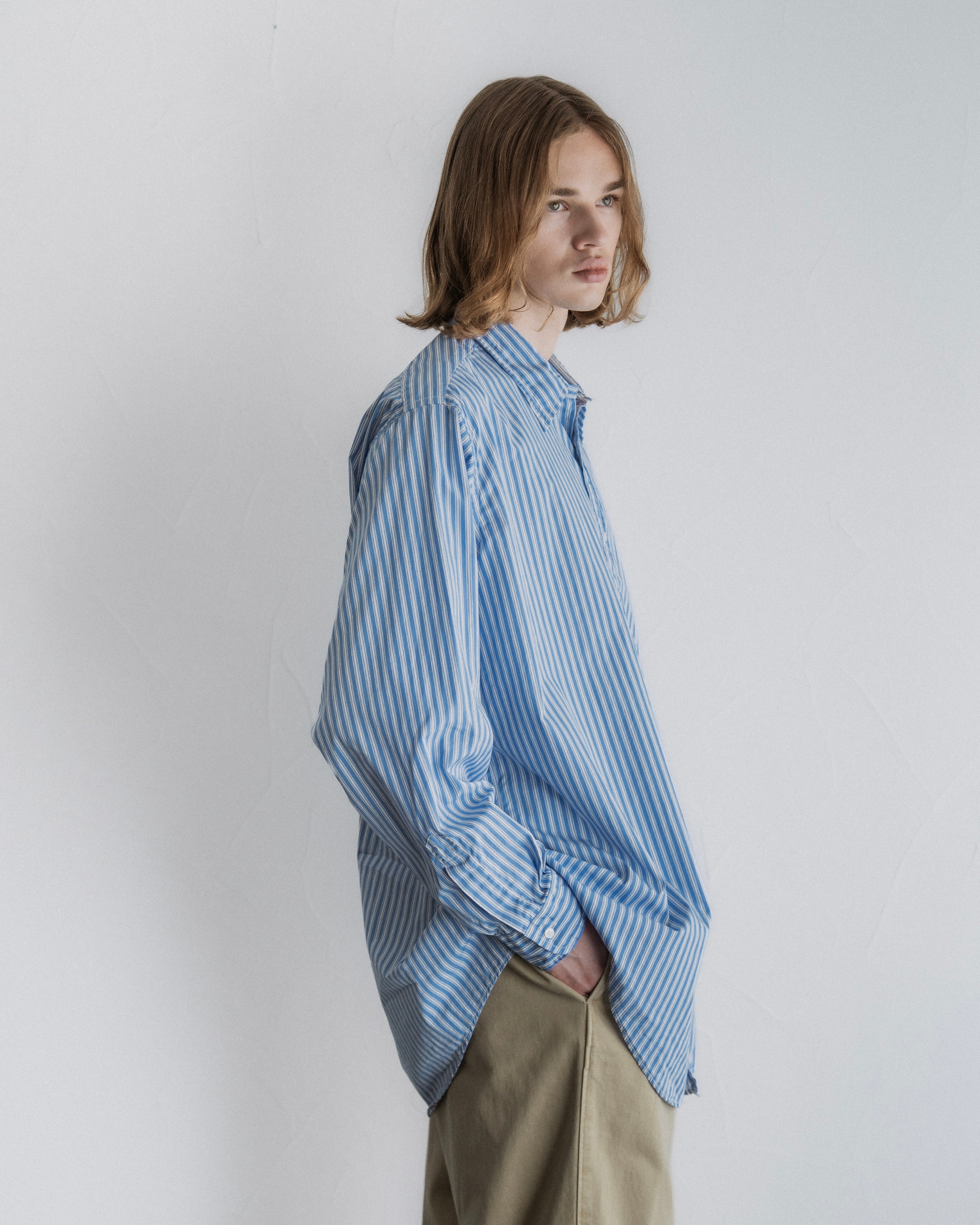 FOUNDOUR COTTON STRIPE REGULAR COLLAR SHIRT BLUE STRIPE（ファウンダコットンストライプレギュラーカラーシャツブルーストライプ）｜ONLINE BOUTIQUE（オンラインブティック）