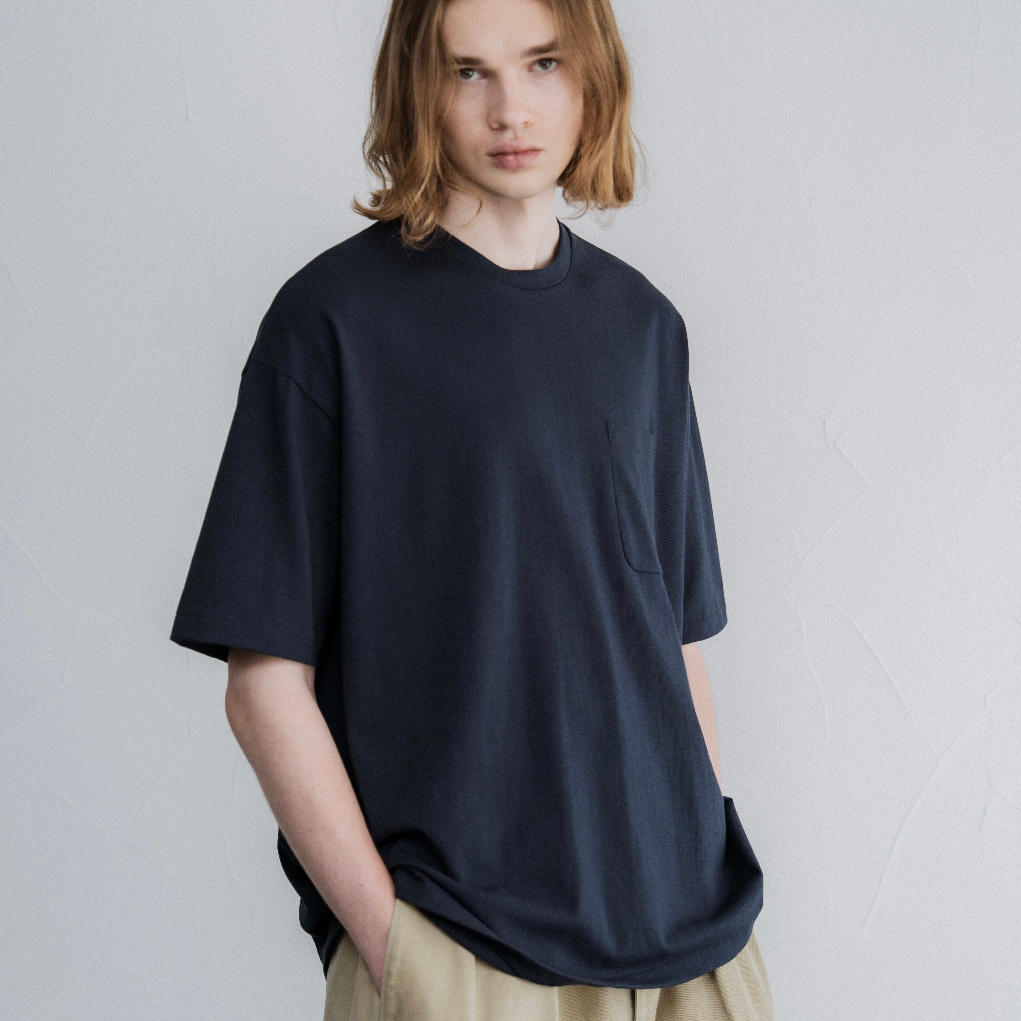FOUNDOUR COTTON SHORT SLEEVE POCKET TEE NAVY NAVY（ファウンダコットンショートスリーブポケットTシャツネイビー）｜ONLINE BOUTIQUE（オンラインブティック）