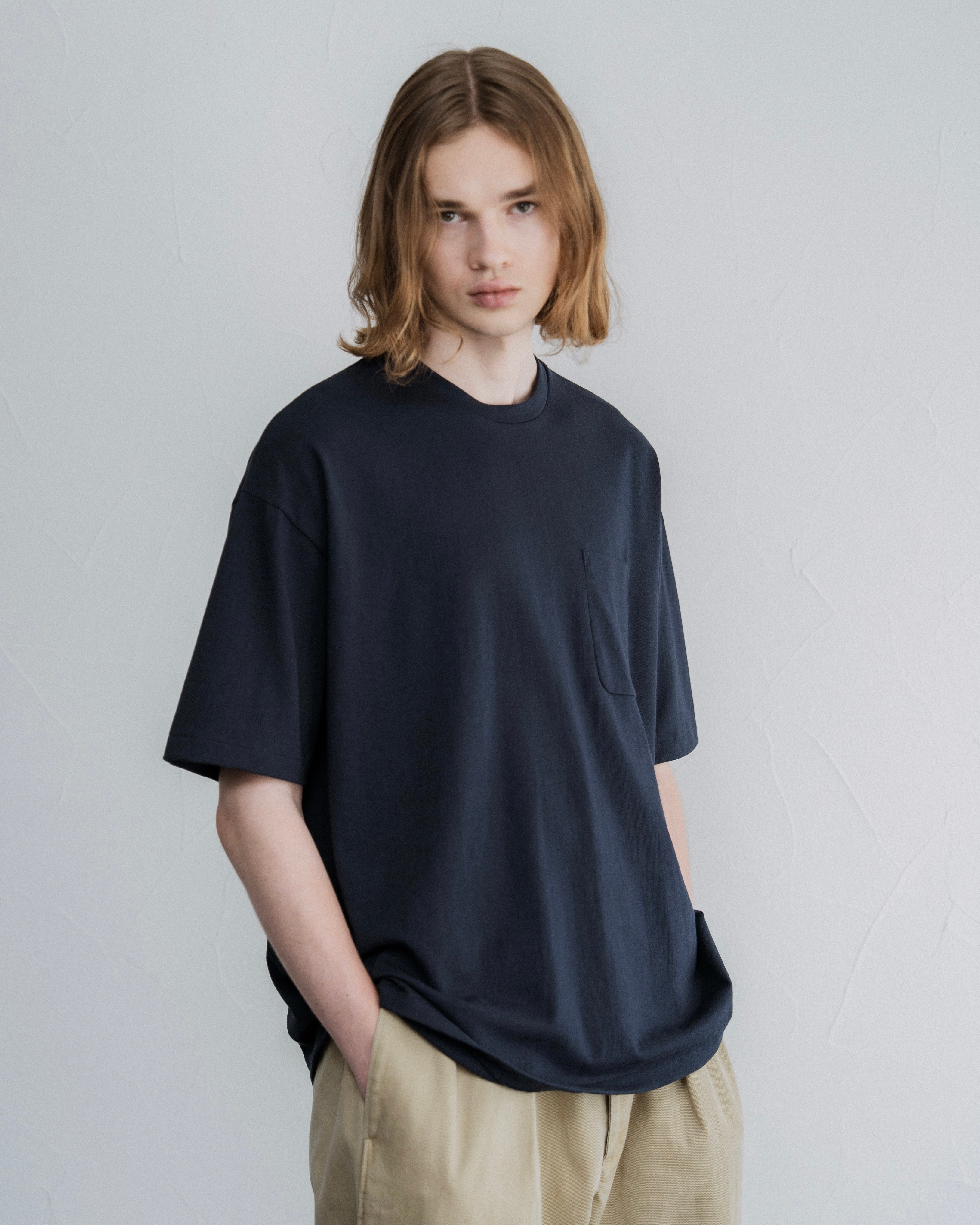 FOUNDOUR COTTON SHORT SLEEVE POCKET TEE NAVY NAVY（ファウンダコットンショートスリーブポケットTシャツネイビー）｜ONLINE BOUTIQUE（オンラインブティック）