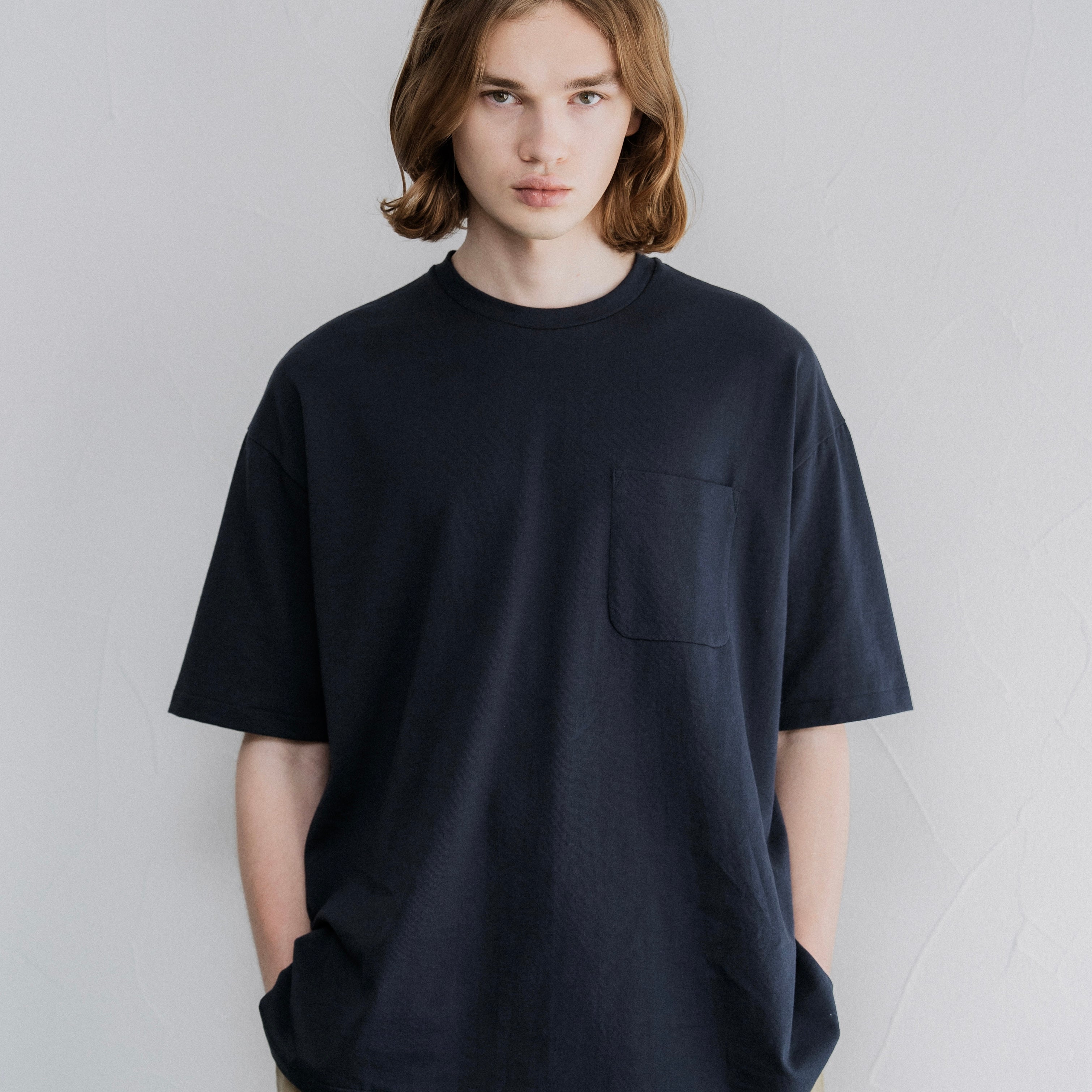 FOUNDOUR COTTON SHORT SLEEVE POCKET TEE NAVY NAVY（ファウンダコットンショートスリーブポケットTシャツネイビー）｜ONLINE BOUTIQUE（オンラインブティック）