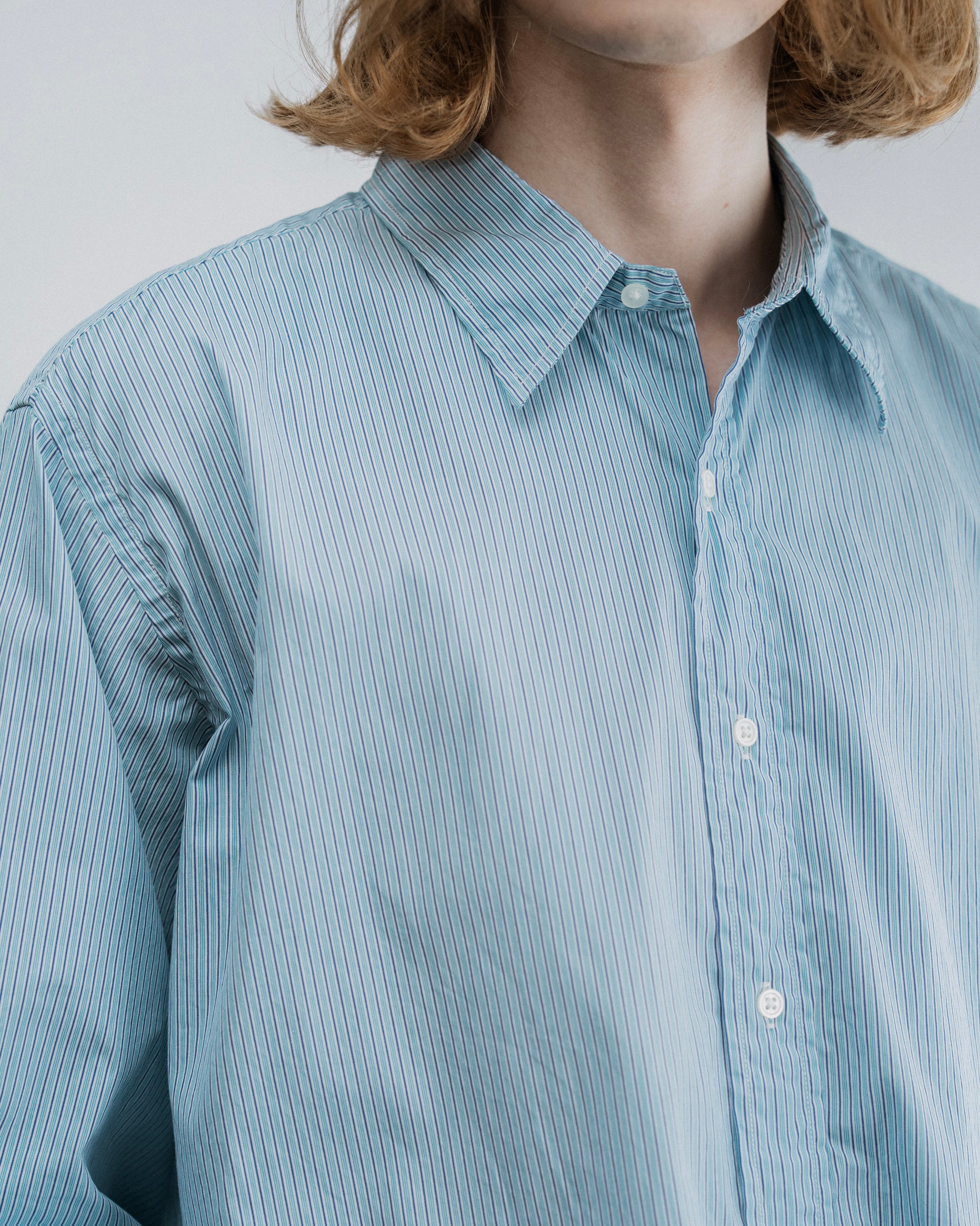 FOUNDOUR COTTON STRIPE REGULAR COLLAR SHIRT SAX STRIPE（ファウンダコットンストライプレギュラーカラーシャツサックスストライプ）｜ONLINE BOUTIQUE（オンラインブティック）