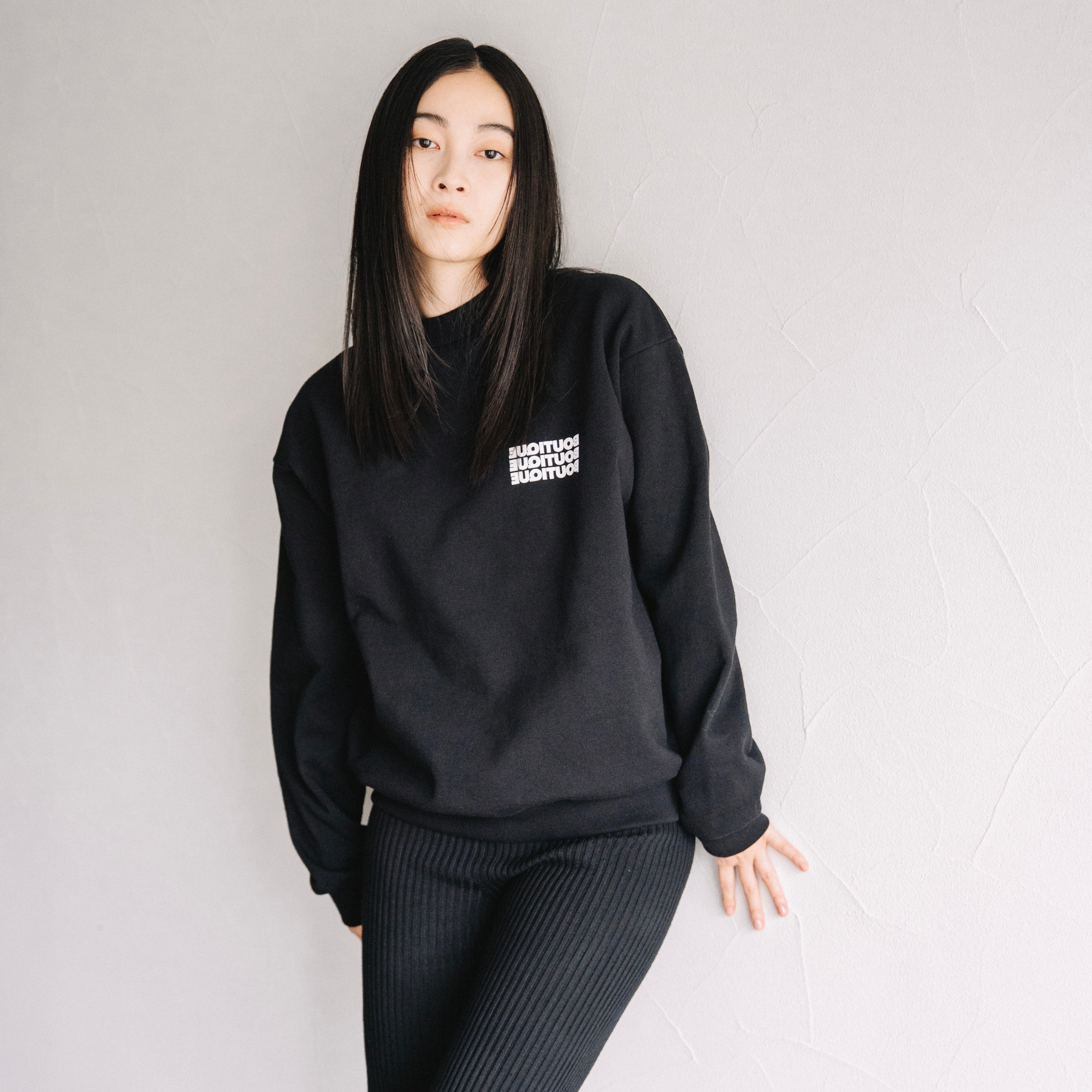 BOUTIQUE CREW NECK SWEAT BLACK（ブティッククルーネックスウェットブラック）｜ONLINE BOUTIQUE（オンラインブティック）