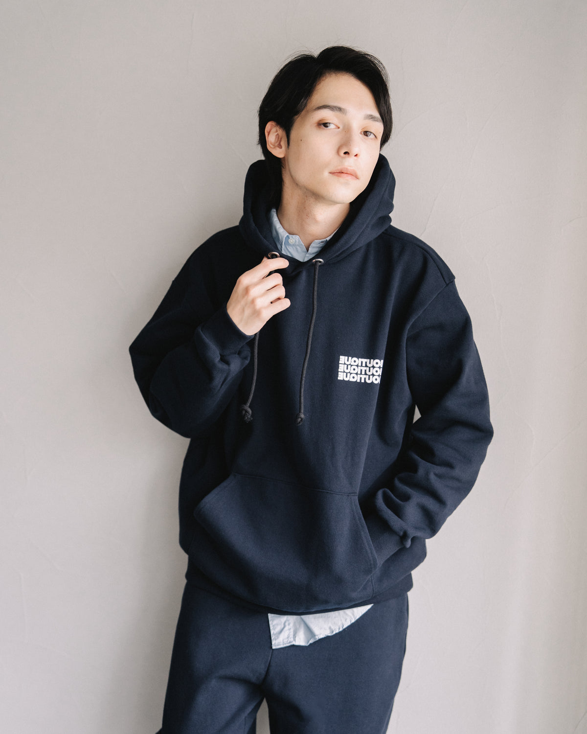 BOUTIQUE PULLOVER HOODIE NAVY（ブティックプルオーバーフーディーネイビー）｜ONLINE BOUTIQUE（オンラインブティック）