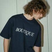 BOUTIQUE CLASSIC LOGO TEE BLACK（ブティッククラシックロゴTシャツブラック）｜ONLINE BOUTIQUE（オンラインブティック）