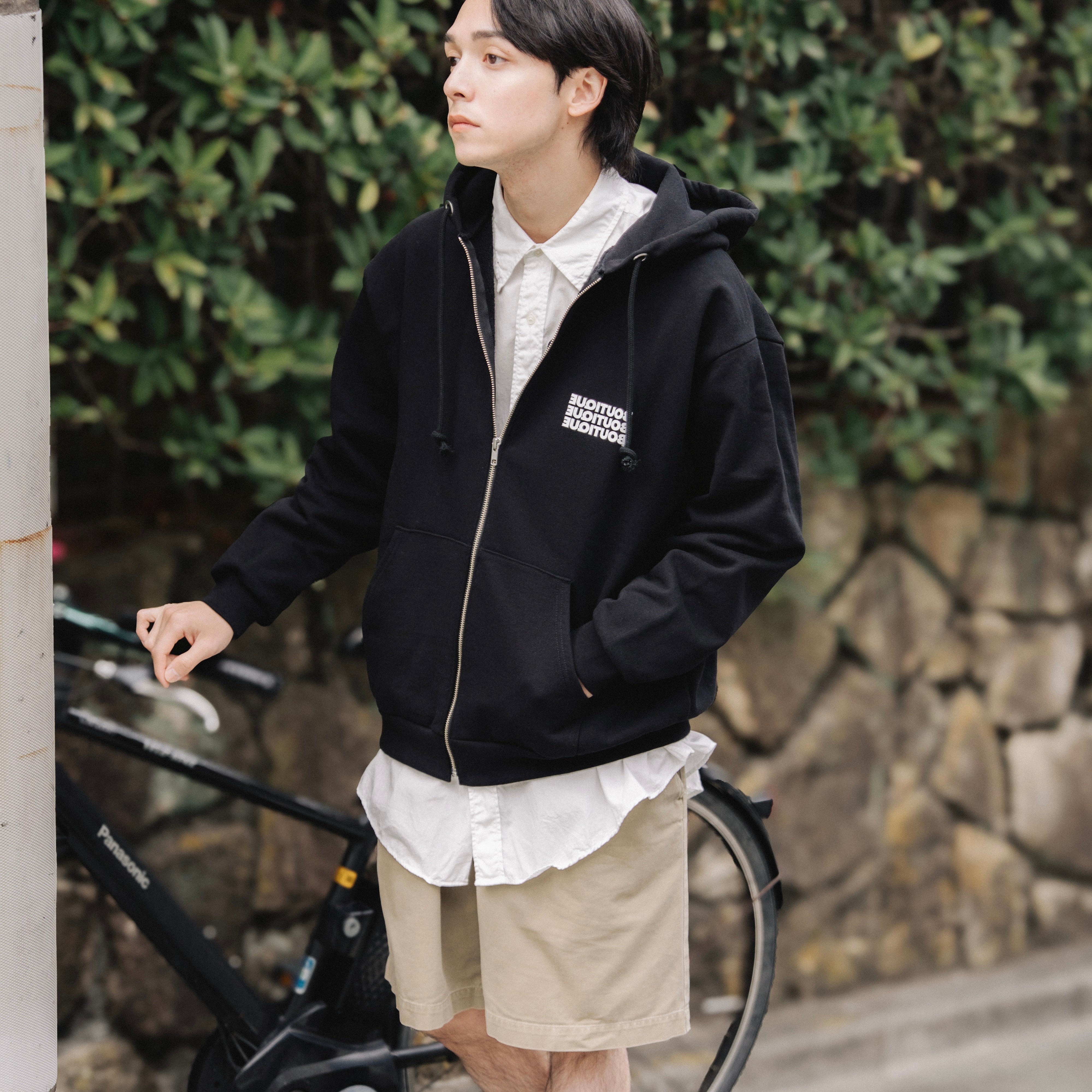 BOUTIQUE ZIP UP HOODIE BLACK（ブティックジップアップフーディーブラック）｜ONLINE BOUTIQUE（オンラインブティック）
