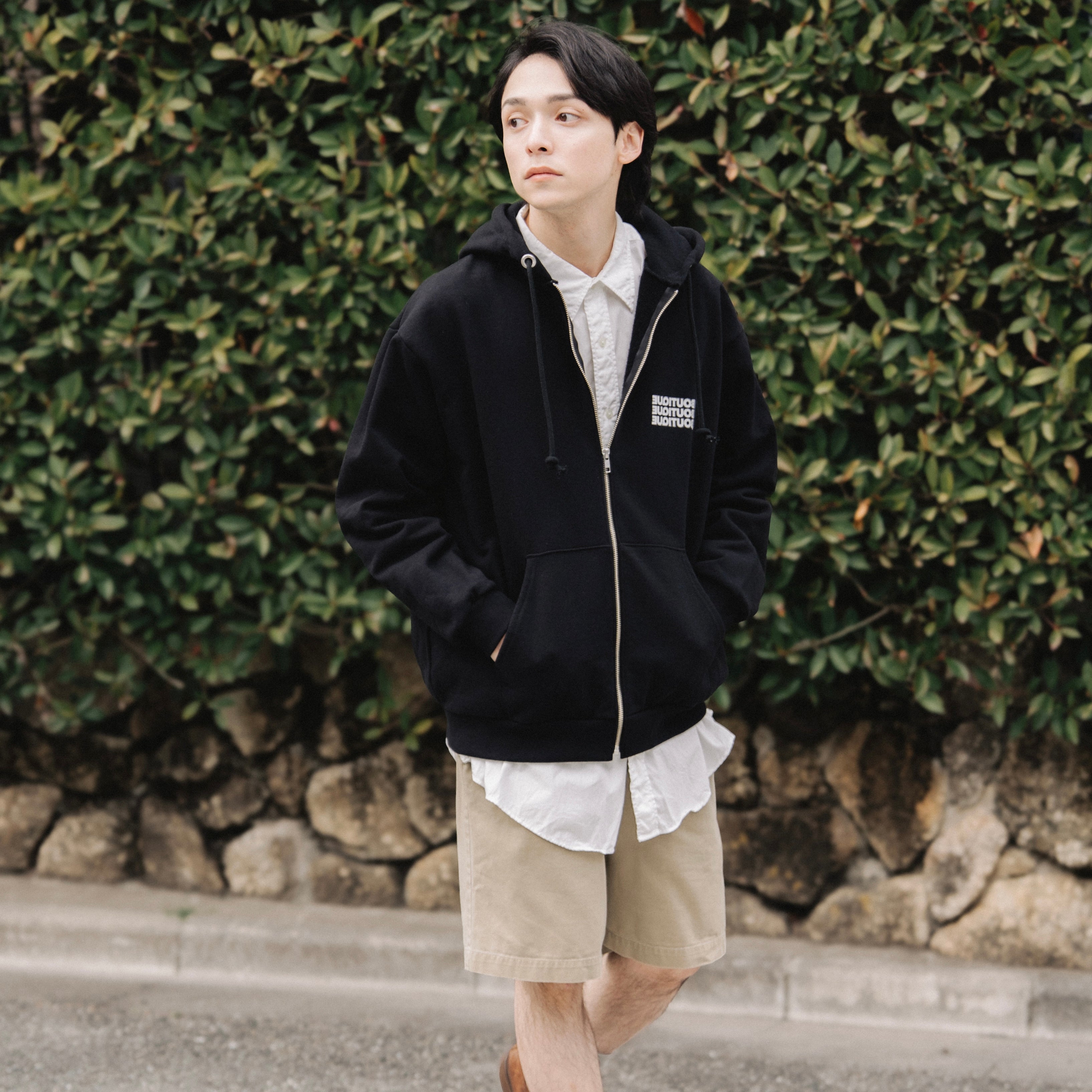 BOUTIQUE ZIP UP HOODIE BLACK（ブティックジップアップフーディー