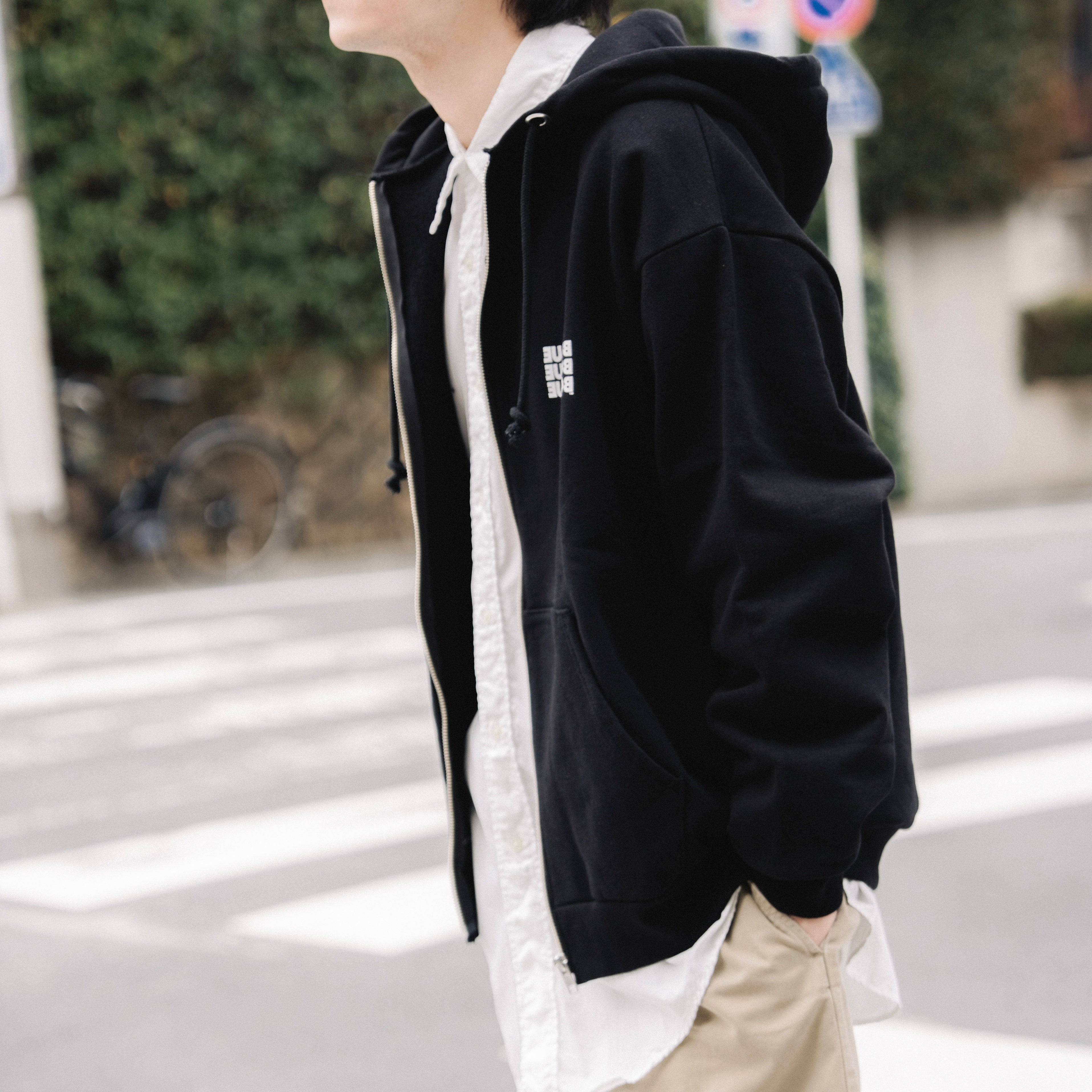 BOUTIQUE ZIP UP HOODIE BLACK（ブティックジップアップフーディー