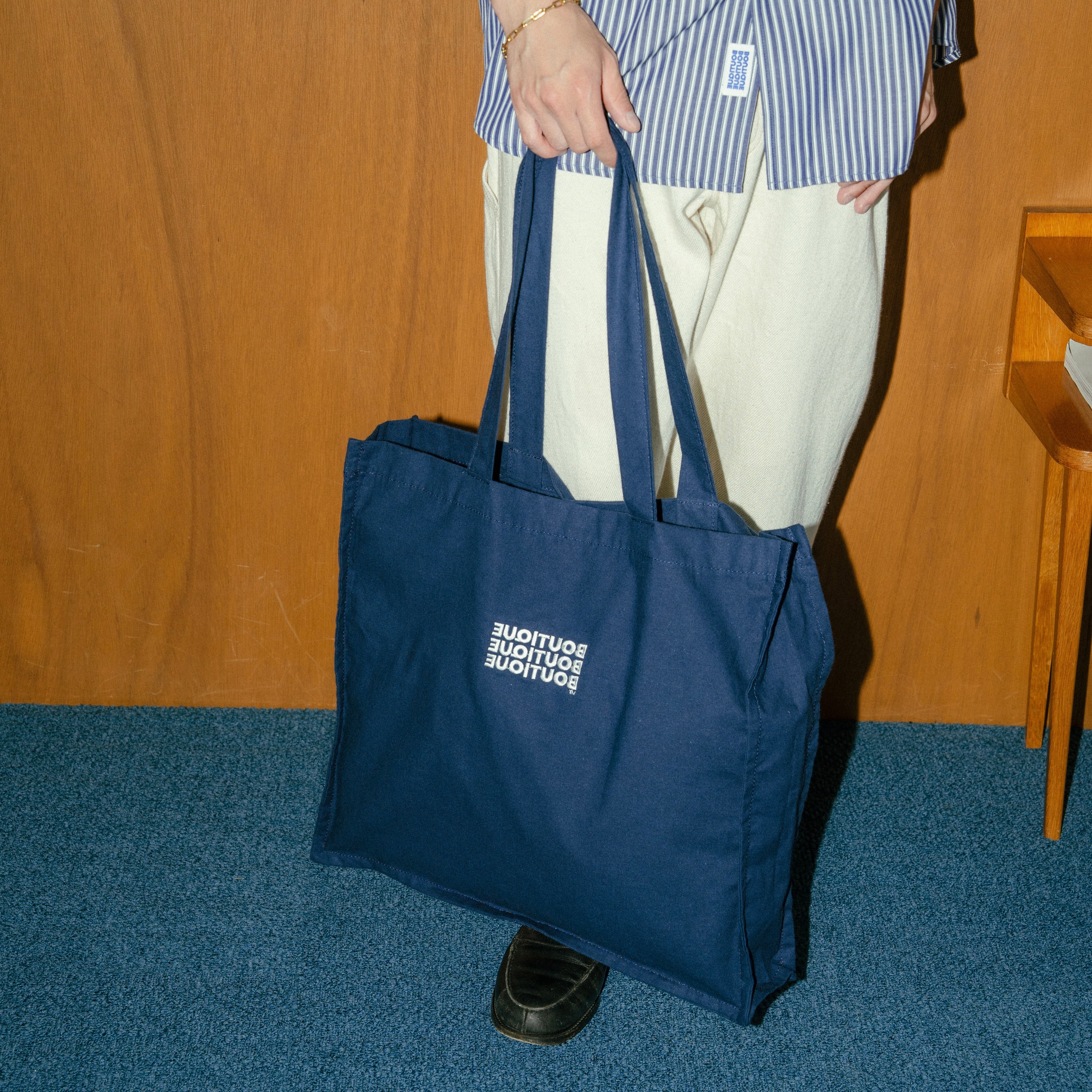 BOUTIQUE FABRIC TOTE BAG NAVY（ブティックファブリックトートバッグネイビー）｜ONLINE BOUTIQUE（オンラインブティック）