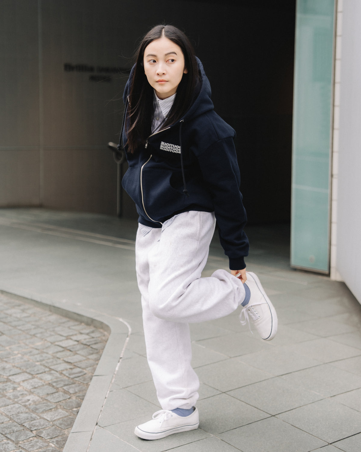 BOUTIQUE ZIP UP HOODIE NAVY（ブティックジップアップフーディーネイビー）｜ONLINE BOUTIQUE（オンラインブティック）