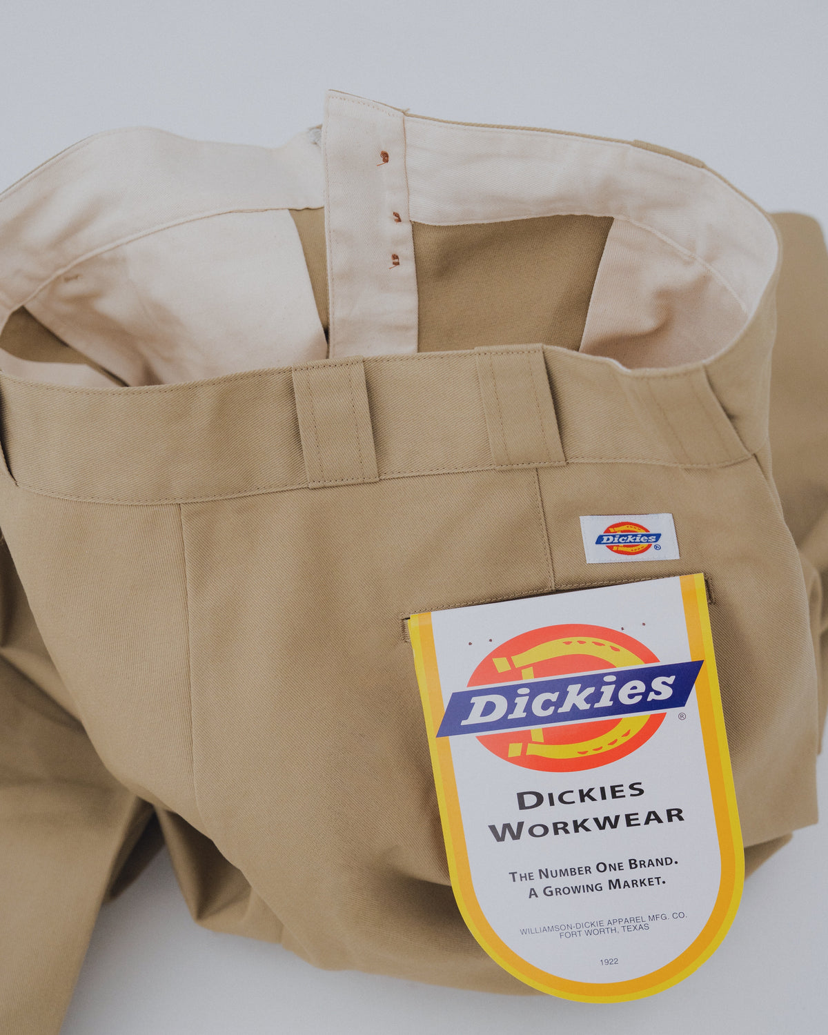 Dickies®︎ × BOUTIQUE 30-25 WORK TROUSERS KHAKI（ディッキーズ×ブティック30-25ワークトラウザーカーキ）｜ONLINE BOUTIQUE（オンラインブティック）