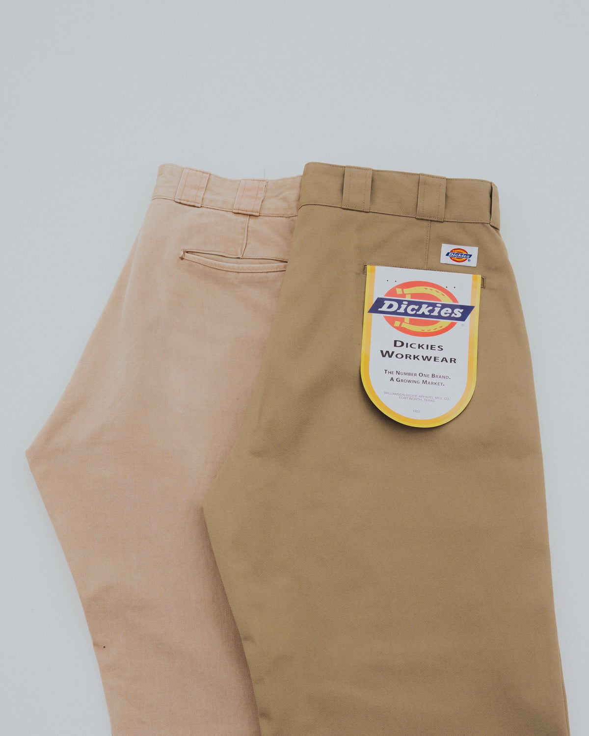 Dickies®︎ × BOUTIQUE 30-25 WORK TROUSERS KHAKI（ディッキーズ×ブティック30-25ワークトラウザーカーキ）｜ONLINE BOUTIQUE（オンラインブティック）