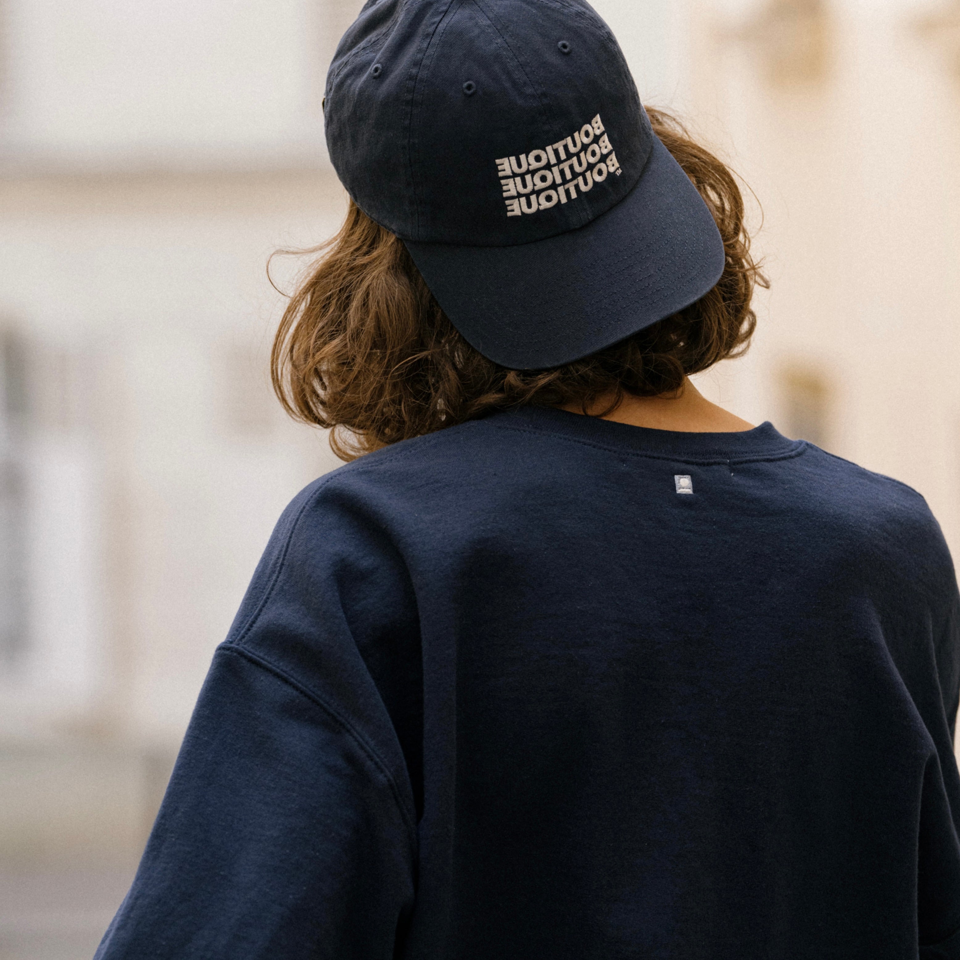 BOUTIQUE CREW NECK SWEAT NAVY（ブティッククルーネックスウェットネイビー）｜ONLINE BOUTIQUE（オンラインブティック）