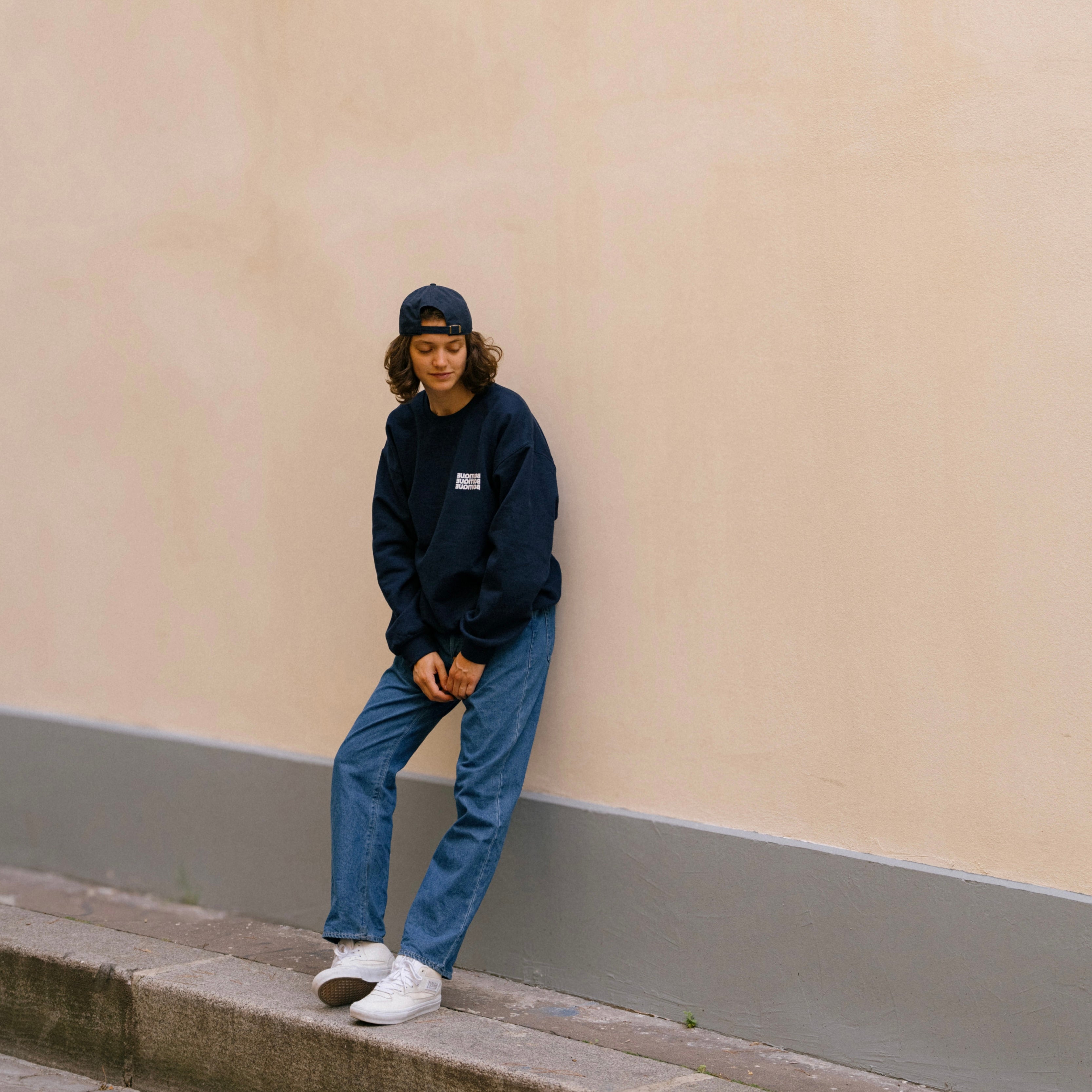 BOUTIQUE CREW NECK SWEAT NAVY（ブティッククルーネックスウェットネイビー）｜ONLINE BOUTIQUE（オンラインブティック）
