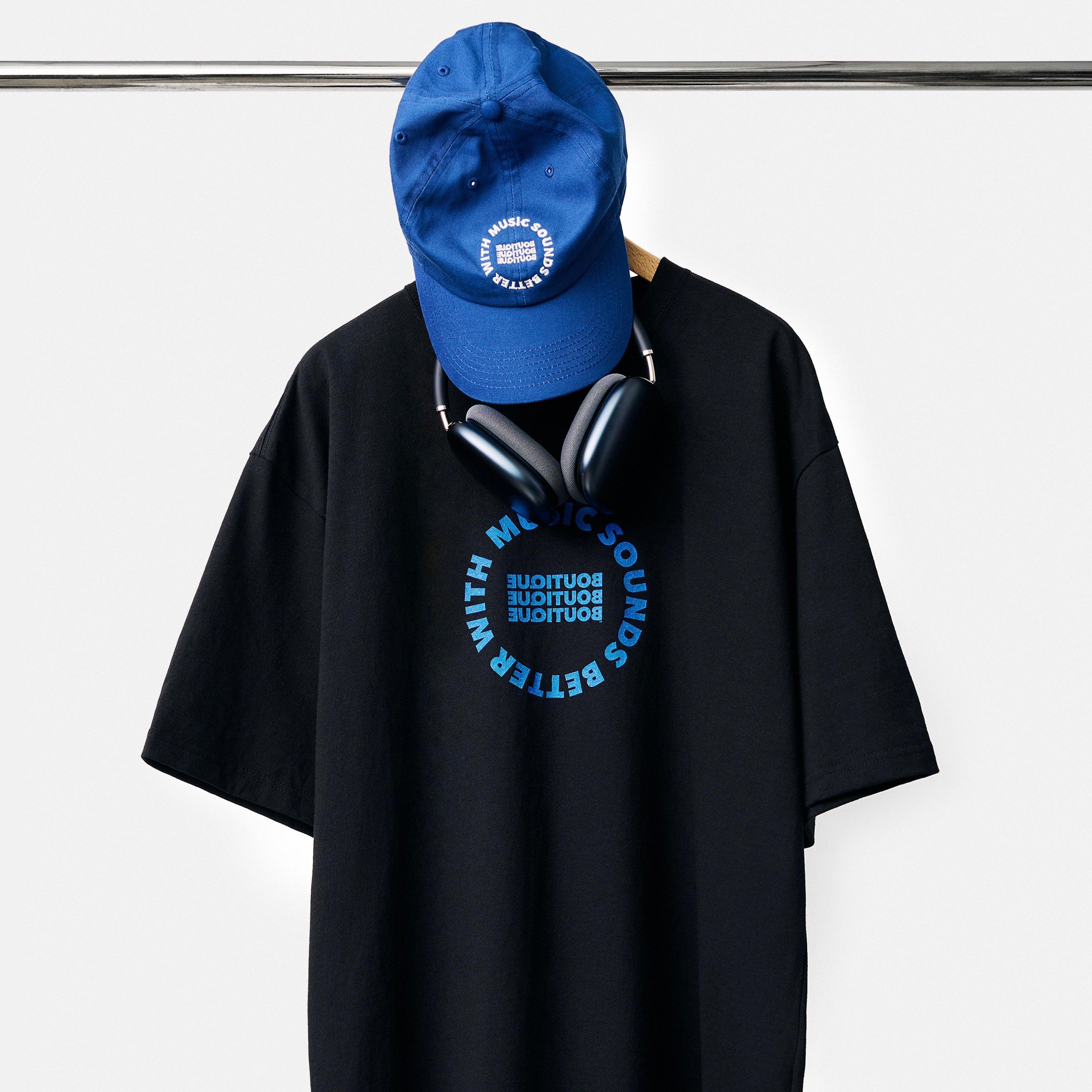 MUSIC SOUNDS BETTER WITH BOUTIQUE TEE BLACK（ミュージックサウンドベターウィズブティックTシャツホワイトブラック）｜ONLINE BOUTIQUE（オンラインブティック）
