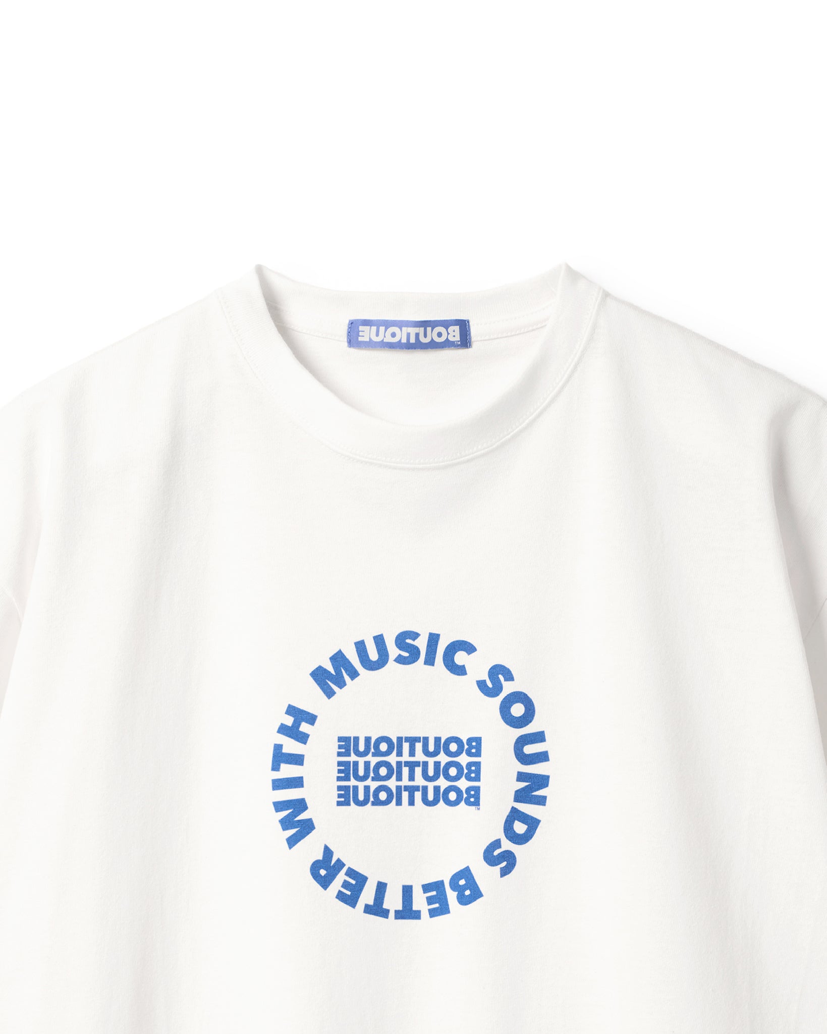MUSIC SOUNDS BETTER WITH BOUTIQUE TEE WHITE（ミュージックサウンドベターウィズブティックTシャツホワイトホワイト）｜ONLINE BOUTIQUE（オンラインブティック）