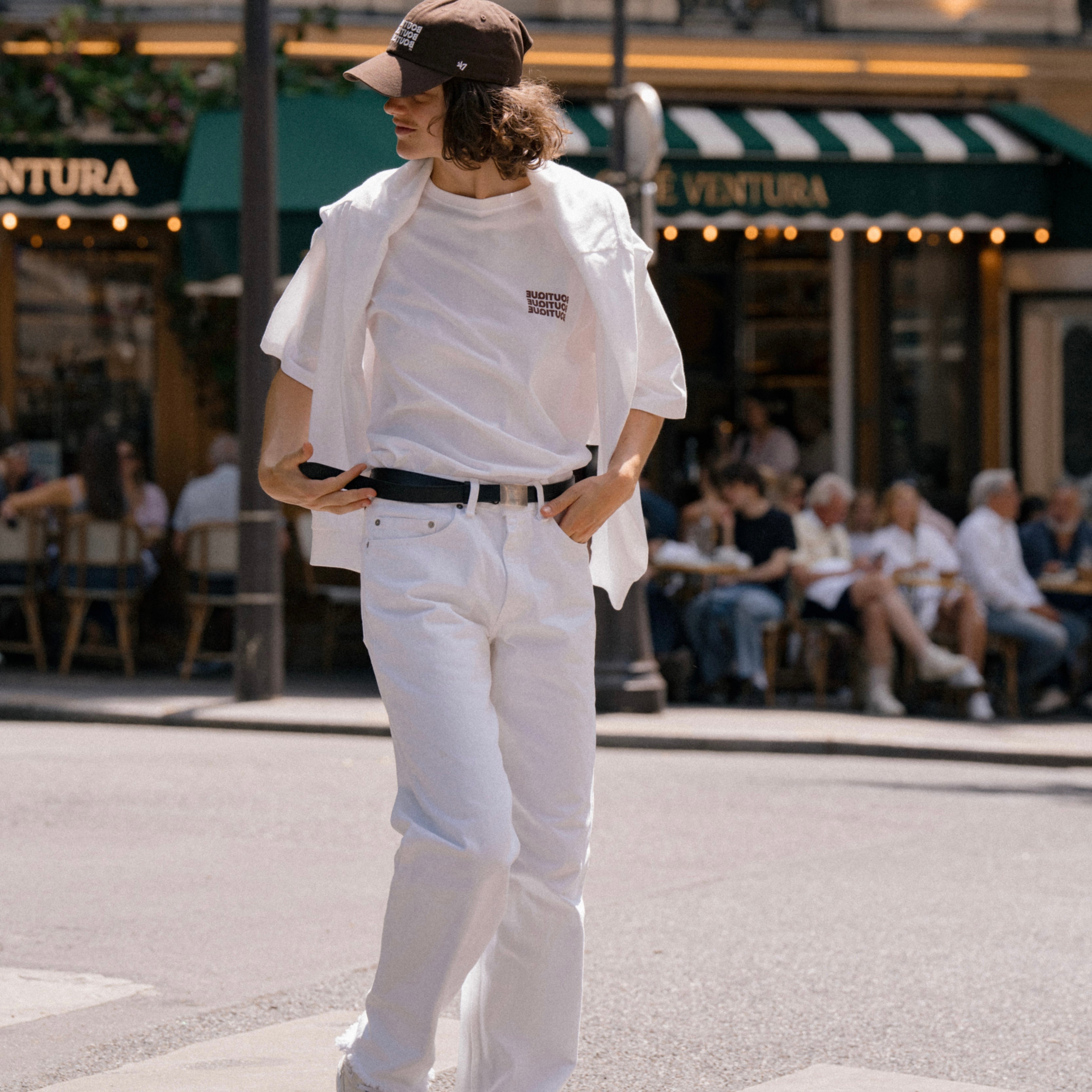 BOUTIQUE TEE WHITE & BROWN（ブティックTシャツホワイト＆ブラウン）｜ONLINE BOUTIQUE（オンラインブティック）